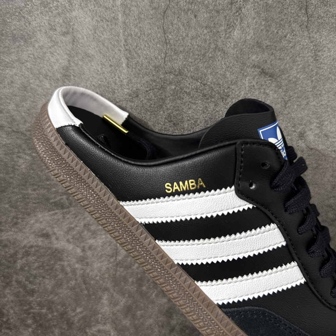 图片[7]-【渠道纯原】AD Original Samba OG 复古经典轻便半拖板鞋 黑白经典 LB3815 口碑大厂出品 品控大底版型不断改良更新 全套原纸板楦头开发 确保原汁原味 完美呈现桑巴版型 一比一鞋头弧度高度鞋身弧度 此版本只针对中端市场 皮料材质有所更替 其他数据细节工艺流程均保持一致 绝不口嗨 细节品控鞋型随意对比 正确烫金高频细节 原装纳米超迁皮料 独家私模橡胶大底 原盒原配 尺码：35.5 36 36.5 37.5 38 38.5 39 40 40.5 41 42 42.5 43 44 44.5 45-选品中心