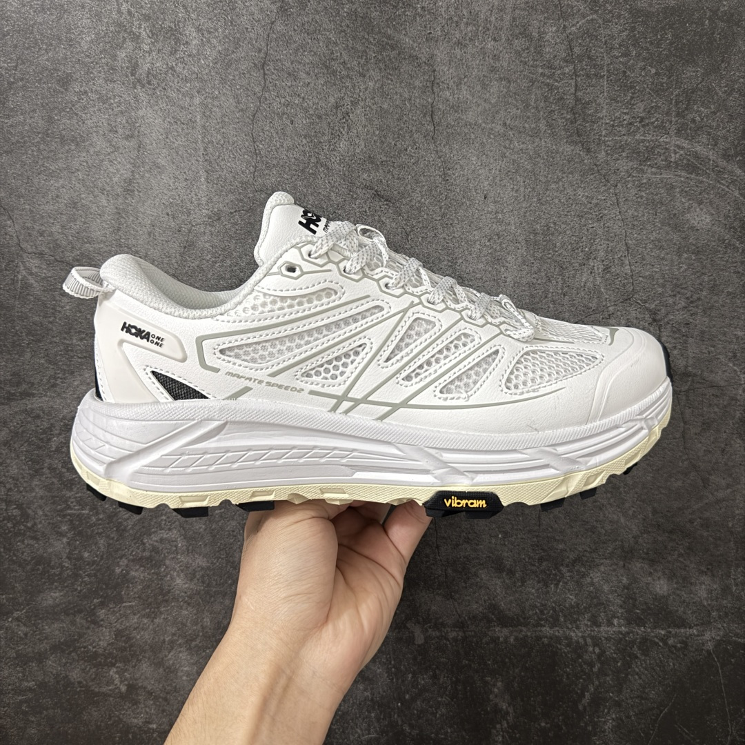 【公司级】Hoka Mafate Speed 2 TS 马法特二代超轻厚底轻量山地跑步鞋 1141572/OLY  #轻量化材料Fresh Foam。超轻量中底全部用料过3C认证！ 滚动平衡科技减少33%能量消耗 ！第二代Mafate更是延续精髓设计，并调整了整体的鞋型，修身的鞋型，更加灵巧的感觉一下子来了。外底韧弹感十足的EVA泡绵，结合Vibram橡胶大底，性能稳定输出，无论是平时穿着还是在潮湿的梅雨季节跑步，都是非常优秀的搭配。   尺码：36 36.5 37 38 38.5 39 40 40.5 41 42 42.5 43 44 45-选品中心