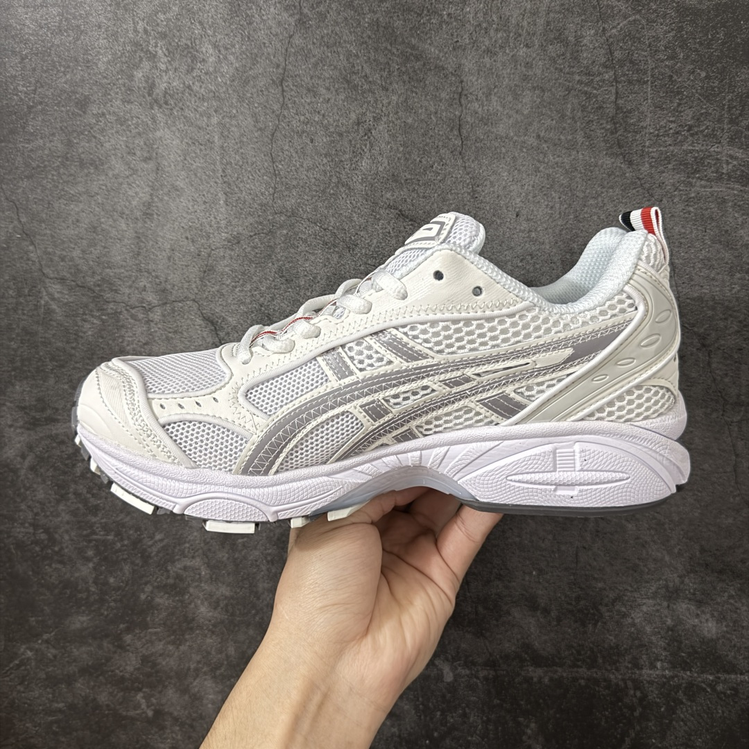图片[2]-【首发版】亚瑟士Thom Browne TB x Asics Gel-Kayano 14系列GEL-K14 复古舒适 织物合成革减震防滑耐磨 低帮 休闲跑步鞋 原装纸板楦头开发 独家私模五层组合大底 原厂定制缓震硅胶加持 原盒原配 官方四联吊牌 一比一同步原鞋工艺和用料 后跟一样采用了GEL缓震胶 整体系列设计非常的科技感！ 锻炼跑步的同时让你一样时尚百搭！ 尺码：36-45-选品中心
