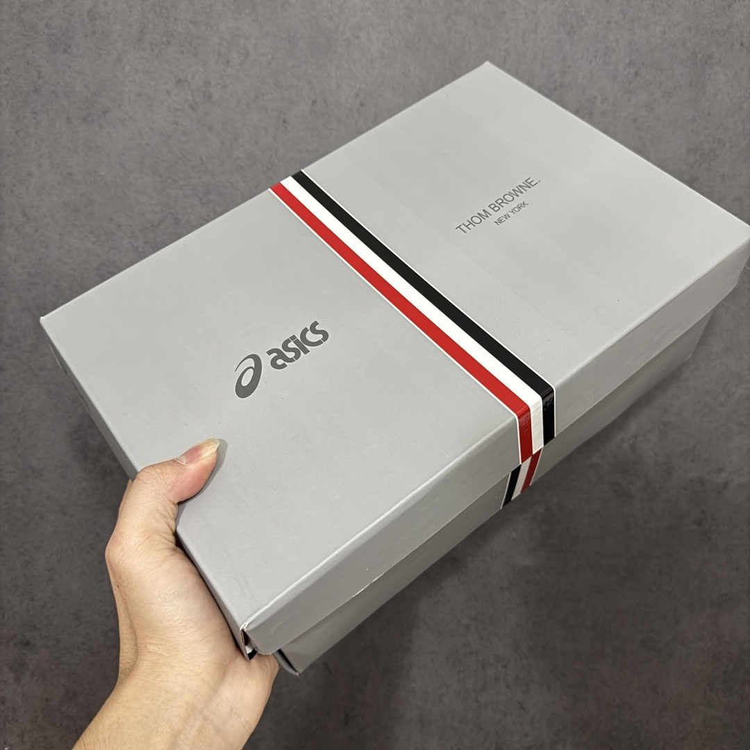 图片[13]-【首发版】亚瑟士Thom Browne TB x Asics Gel-Kayano 14系列GEL-K14 复古舒适 织物合成革减震防滑耐磨 低帮 休闲跑步鞋 原装纸板楦头开发 独家私模五层组合大底 原厂定制缓震硅胶加持 原盒原配 官方四联吊牌 一比一同步原鞋工艺和用料 后跟一样采用了GEL缓震胶 整体系列设计非常的科技感！ 锻炼跑步的同时让你一样时尚百搭！ 尺码：36-45-选品中心