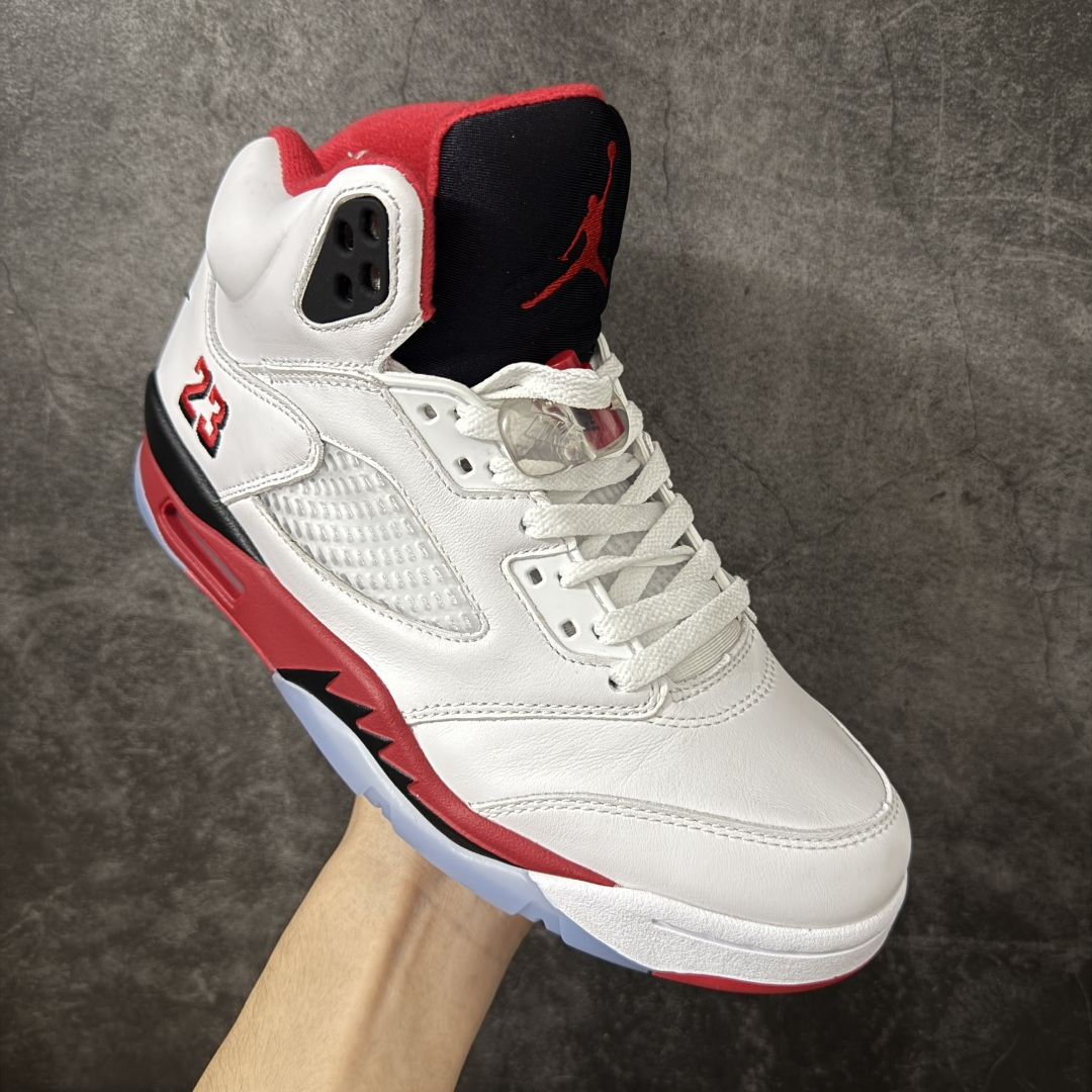 图片[3]-【KZ纯原】Air Jordan 5 Retro AJ5 乔5白红 火焰红 HQ7978-101 国内一线大厂出品 匠心打造 头层皮料原厂数据 全新纸板 模具打造 外贸 平台高端零售专供品质 品质毋庸置疑 一眼正品既视感 细节均已解码 尺码：36 36.5 37.5 38 38.5 39 40 40.5 41 42 42.5 43 44 44.5 45 46 47.5-选品中心