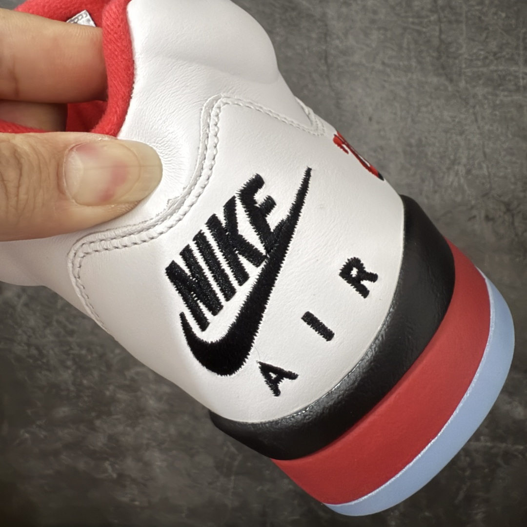 图片[2]-【KZ纯原】Air Jordan 5 Retro AJ5 乔5白红 火焰红 HQ7978-101 国内一线大厂出品 匠心打造 头层皮料原厂数据 全新纸板 模具打造 外贸 平台高端零售专供品质 品质毋庸置疑 一眼正品既视感 细节均已解码 尺码：36 36.5 37.5 38 38.5 39 40 40.5 41 42 42.5 43 44 44.5 45 46 47.5-选品中心