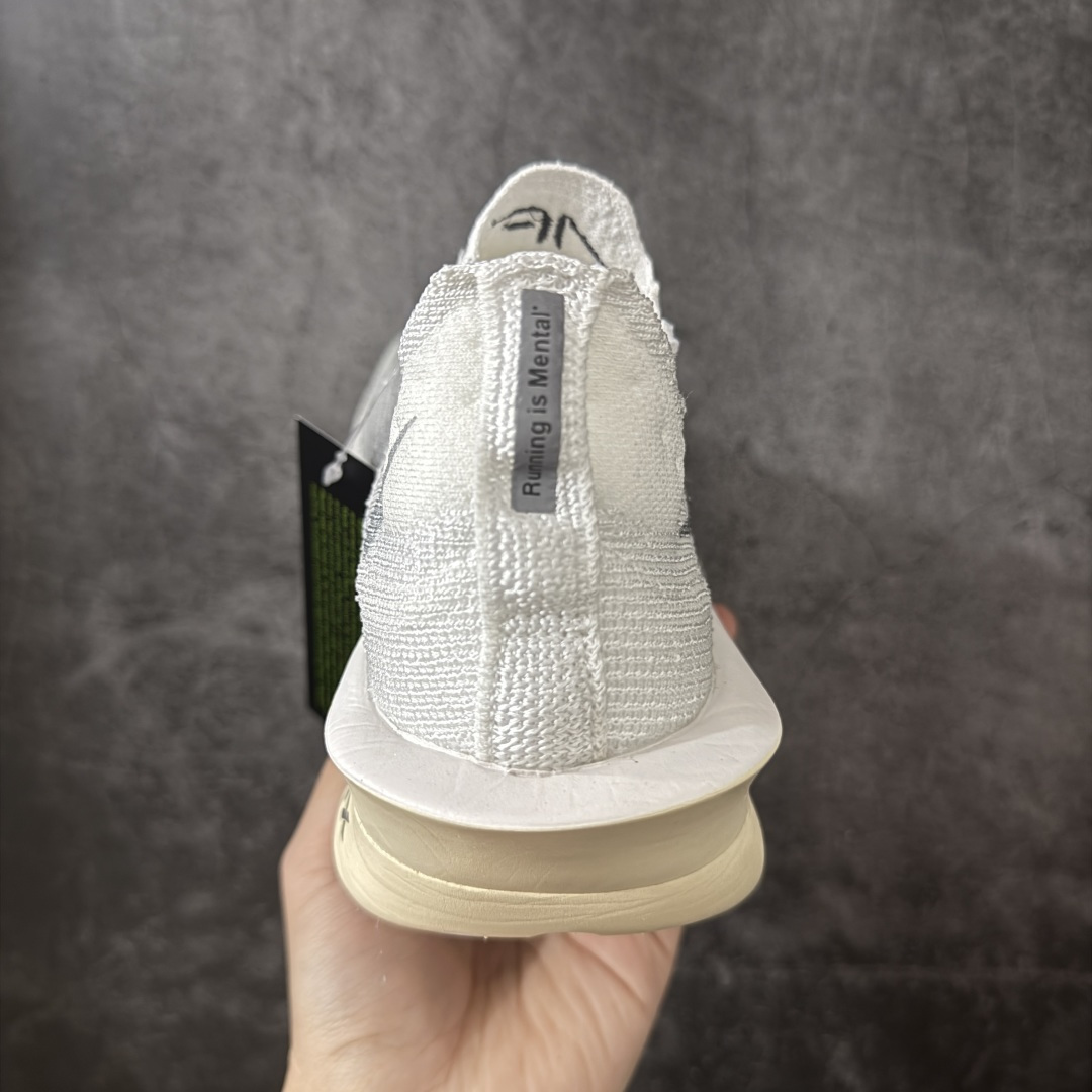 图片[4]-【碳科技纯原】Nk Zoom AlphaFly Next% 4 阿尔法飞行4代 2025年全新超级马拉松全掌碳板跑鞋 IQ0309-094  市场顶级版本 跑鞋第一梯队 专业跑鞋‼️ 原标原盒 全掌真碳版 真Zoom X气垫 配件齐 有配正确配套防尘布袋 真材实料 假一赔十‼️ 正确大底刷漆（鞋底部分黑色刷漆有裂纹） 鞋款搭载两个Airzoom缓震配置，全掌型碳纤维板，缔造出色推进感；中底ZoomX 泡绵从后跟延伸至鞋头，超强回弹性 💪🏻 空气动力学造型则依然保留。前掌采用镂空设计，让鞋底的碳板配置得以可视化 造型更具未来感。   尺码：36 36.5 37.5 38 38.5 39 40 40.5 41 42 42.5 43 44 44.5 45-选品中心