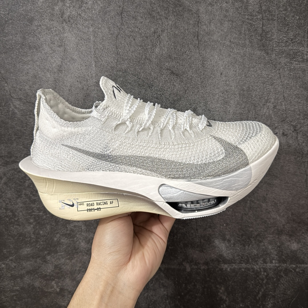 【碳科技纯原】Nk Zoom AlphaFly Next% 4 阿尔法飞行4代 2025年全新超级马拉松全掌碳板跑鞋 IQ0309-094  市场顶级版本 跑鞋第一梯队 专业跑鞋‼️ 原标原盒 全掌真碳版 真Zoom X气垫 配件齐 有配正确配套防尘布袋 真材实料 假一赔十‼️ 正确大底刷漆（鞋底部分黑色刷漆有裂纹） 鞋款搭载两个Airzoom缓震配置，全掌型碳纤维板，缔造出色推进感；中底ZoomX 泡绵从后跟延伸至鞋头，超强回弹性 💪🏻 空气动力学造型则依然保留。前掌采用镂空设计，让鞋底的碳板配置得以可视化 造型更具未来感。   尺码：36 36.5 37.5 38 38.5 39 40 40.5 41 42 42.5 43 44 44.5 45-选品中心