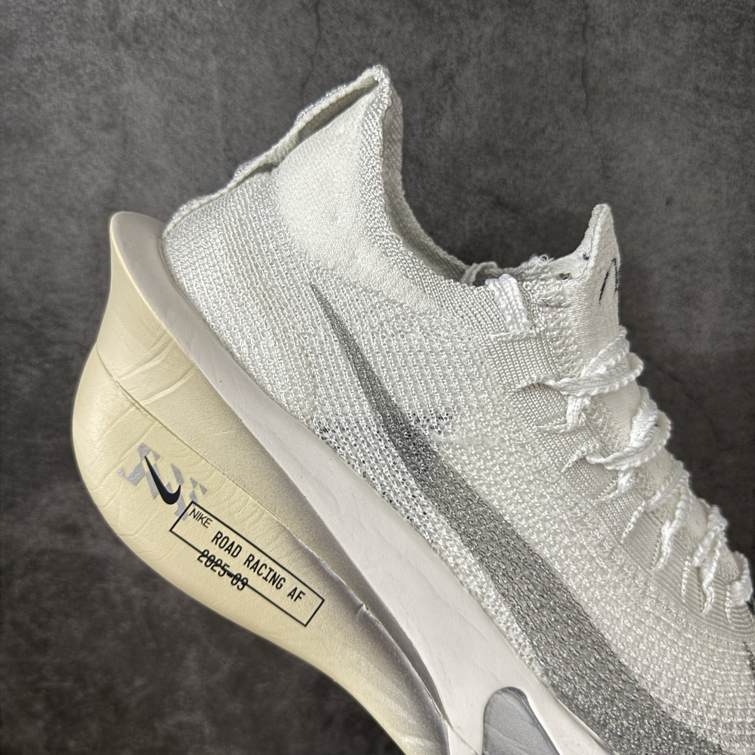 图片[7]-【碳科技纯原】Nk Zoom AlphaFly Next% 4 阿尔法飞行4代 2025年全新超级马拉松全掌碳板跑鞋 IQ0309-094  市场顶级版本 跑鞋第一梯队 专业跑鞋‼️ 原标原盒 全掌真碳版 真Zoom X气垫 配件齐 有配正确配套防尘布袋 真材实料 假一赔十‼️ 正确大底刷漆（鞋底部分黑色刷漆有裂纹） 鞋款搭载两个Airzoom缓震配置，全掌型碳纤维板，缔造出色推进感；中底ZoomX 泡绵从后跟延伸至鞋头，超强回弹性 💪🏻 空气动力学造型则依然保留。前掌采用镂空设计，让鞋底的碳板配置得以可视化 造型更具未来感。   尺码：36 36.5 37.5 38 38.5 39 40 40.5 41 42 42.5 43 44 44.5 45-选品中心