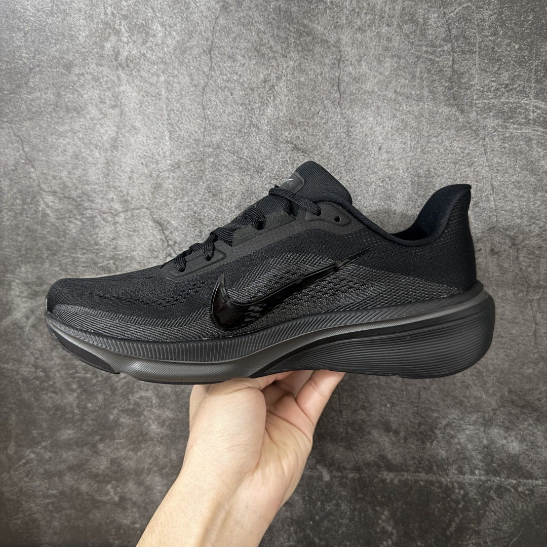 图片[2]-【RS纯原】Nike Air Zoom Pegasus 42 登月42代超级飞马系列马拉松跑步鞋 IB1881-003 平台专供 充正品质 原材料打造 中底搭载前Zoom+全掌React配置 全部原鞋开发打造 所有细节全部同步原版 全新一代拥有 Zoom Air 一如既往的稳定感和流畅感 鞋面采用工程网眼设计 为特定高热区域营造出色透气性 进一步增加鞋面的穿孔数量 让足部能够快速散热 中足搭配 Flywire 飞线 在高速运动时营造舒适稳定的贴合感 内置Zoon气垫加持 动力十足！ 尺码： 36-45-莆田鞋