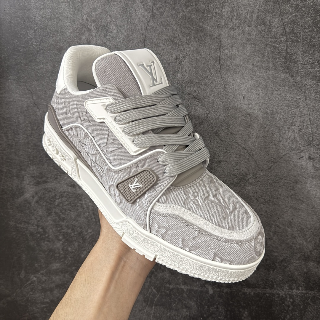 图片[3]-【广东纯原版】LV Louis Vuitton Trainer 低帮休闲板鞋 代购级别 ZP级全套包装 原版购入历时近两个月开发打造！ 经典多拼色超好看 原版完美楦型 调试了两个月 鞋面独家订制压纹粒面小牛皮 大底TPU、模具费2w+ 质感媲美原版 垫脚聚米微料加透气英伦网布 细节原版一致 ❗️请注意区分市面通货材料 版型 包装配件 尺码：35-46-选品中心