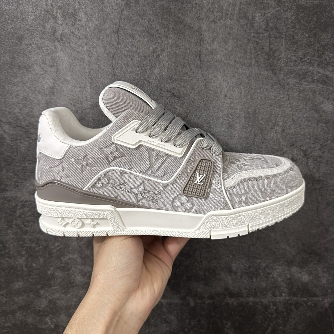 【广东纯原版】LV Louis Vuitton Trainer 低帮休闲板鞋 代购级别 ZP级全套包装 原版购入历时近两个月开发打造！ 经典多拼色超好看 原版完美楦型 调试了两个月 鞋面独家订制压纹粒面小牛皮 大底TPU、模具费2w+ 质感媲美原版 垫脚聚米微料加透气英伦网布 细节原版一致 ❗️请注意区分市面通货材料 版型 包装配件 尺码：35-46-选品中心