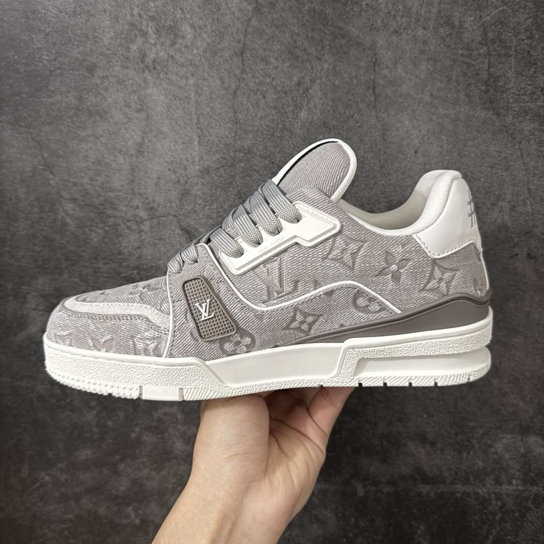 图片[2]-【广东纯原版】LV Louis Vuitton Trainer 低帮休闲板鞋 代购级别 ZP级全套包装 原版购入历时近两个月开发打造！ 经典多拼色超好看 原版完美楦型 调试了两个月 鞋面独家订制压纹粒面小牛皮 大底TPU、模具费2w+ 质感媲美原版 垫脚聚米微料加透气英伦网布 细节原版一致 ❗️请注意区分市面通货材料 版型 包装配件 尺码：35-46-选品中心