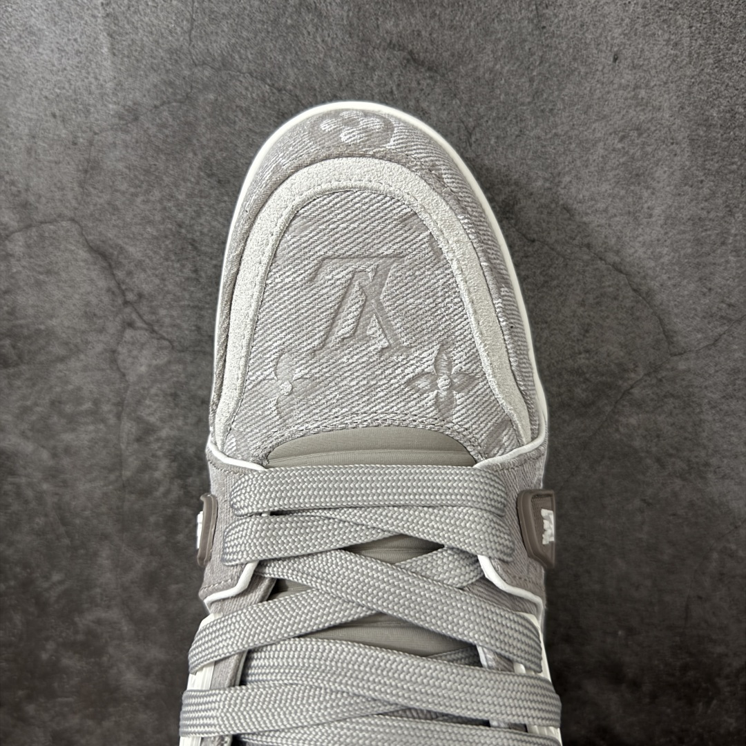 图片[5]-【广东纯原版】LV Louis Vuitton Trainer 低帮休闲板鞋 代购级别 ZP级全套包装 原版购入历时近两个月开发打造！ 经典多拼色超好看 原版完美楦型 调试了两个月 鞋面独家订制压纹粒面小牛皮 大底TPU、模具费2w+ 质感媲美原版 垫脚聚米微料加透气英伦网布 细节原版一致 ❗️请注意区分市面通货材料 版型 包装配件 尺码：35-46-选品中心