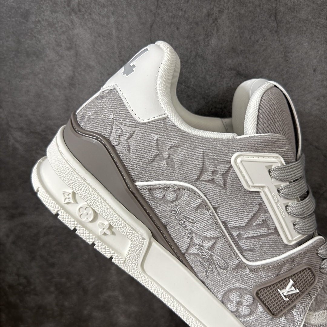 图片[7]-【广东纯原版】LV Louis Vuitton Trainer 低帮休闲板鞋 代购级别 ZP级全套包装 原版购入历时近两个月开发打造！ 经典多拼色超好看 原版完美楦型 调试了两个月 鞋面独家订制压纹粒面小牛皮 大底TPU、模具费2w+ 质感媲美原版 垫脚聚米微料加透气英伦网布 细节原版一致 ❗️请注意区分市面通货材料 版型 包装配件 尺码：35-46-选品中心
