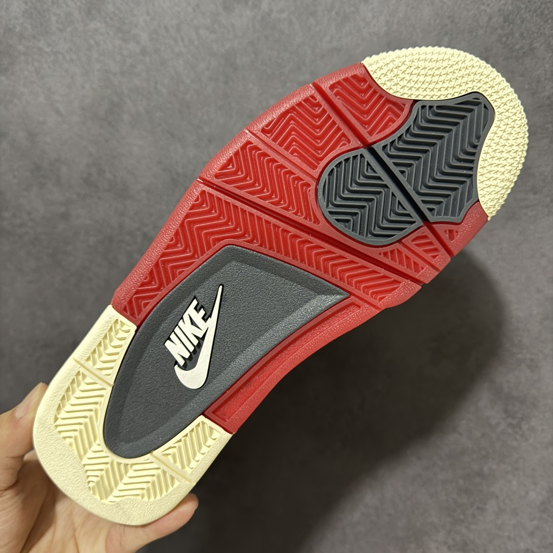 图片[9]-【公司级】Nigel Sylvester x Air Jordan 4 \”Sail Cinnabar\” 小轮车 白红砖 AJ4 乔丹4代 aj4 乔4 白黑红砖 乔丹篮球鞋系列 在设计上，设计层面，鞋款致敬1989年经典Air Jordan 4 \”Fire Red\”，并融入西尔维斯特的个人风格。鞋面采用质感出众的米白色皮革打造，鞋头缀有迷你刺绣Swoosh Logo，这也是他Bike Air联名系列的标志性细节。干净的帆白色鞋面搭配炭灰色与米色细节，在网眼与中底上营造出细腻的复古质感。标志性的砖红色在侧翼、鞋带孔、外底与品牌标识上成为视觉焦点，后跟位置原本的\”Nike Air\”标志则被改为了\”Bike Air\”致敬Nigel Sylvesterc对BMX的热爱，联名身份直接拉满；中底使用黑色妆点，呼应鞋身设计，最后以搭载有开窗式Air Maxr气垫的中底及红黑外底上的白色Nike Swoosh Logo进行收尾。 货号：IQ8055-100 尺码：36 36.5 37.5 38 38.5 39 40 40.5 41 42 42.5 43 44 44.5 45 46 47.5 48-选品中心