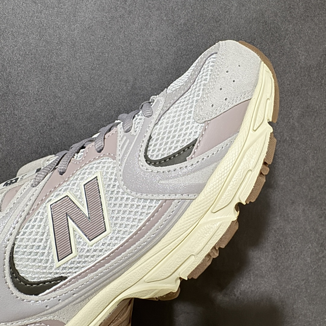 图片[8]-【公司级】New Balance NB530 新百伦复古透气跑步鞋 以皮革为主的人气轮廓 以极具复古风范的跑鞋外观呈现 设计上全鞋以简约清爽的纯白色作基底 鞋身覆盖大面积织物网眼材质 并于鞋头、鞋带孔眼片等细节处点缀对比鲜明的反光银镀层凸显 鞋舌、侧身等位置则辅以一贯的「N」字标志和品牌徽标彰显身份 最后通过搭载的 ABZORB 缓震中底完善整体造型 货号：U5307VI 尺码：36-45-选品中心