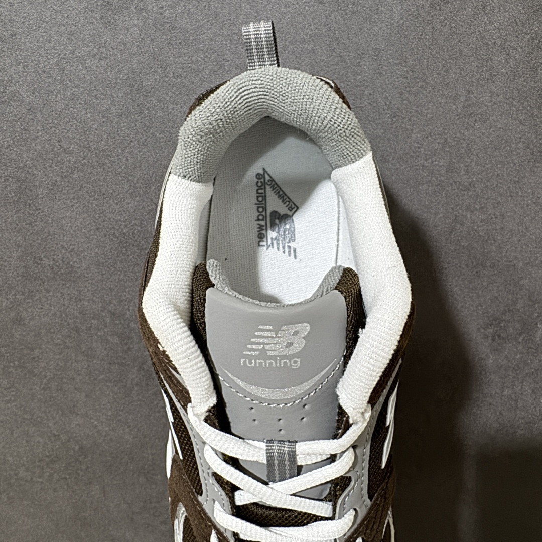 图片[6]-【公司级】New Balance NB530 新百伦复古透气跑步鞋 以皮革为主的人气轮廓 以极具复古风范的跑鞋外观呈现 设计上全鞋以简约清爽的纯白色作基底 鞋身覆盖大面积织物网眼材质 并于鞋头、鞋带孔眼片等细节处点缀对比鲜明的反光银镀层凸显 鞋舌、侧身等位置则辅以一贯的「N」字标志和品牌徽标彰显身份 最后通过搭载的 ABZORB 缓震中底完善整体造型 货号：MR530CL 尺码：36-45-选品中心