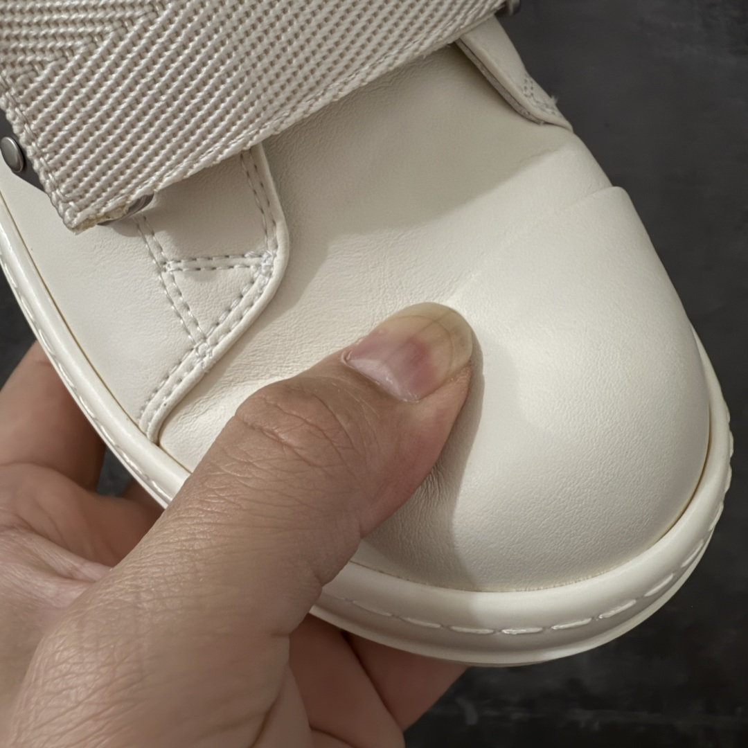 图片[4]-【莞产G版】大匡威RO / Rick Owens DRKSHDW 瑞克·欧文斯 大匡威低帮/低帮 机能金属扣西瓜头 【皮料】 东莞原厂进口全新原厂皮 【鞋头】软糯，轻轻按压有牛皮细细的纹理质感！ 【鞋底】TPU大底奶香味！硬度、肤感一比一！鞋底logo钢印清晰正确！ 【鞋垫】独家私人开模压印！牛皮贴面，双层复合！ 【尺码】 36 37 38 39 40 41 42 43 44 45 46！-选品中心