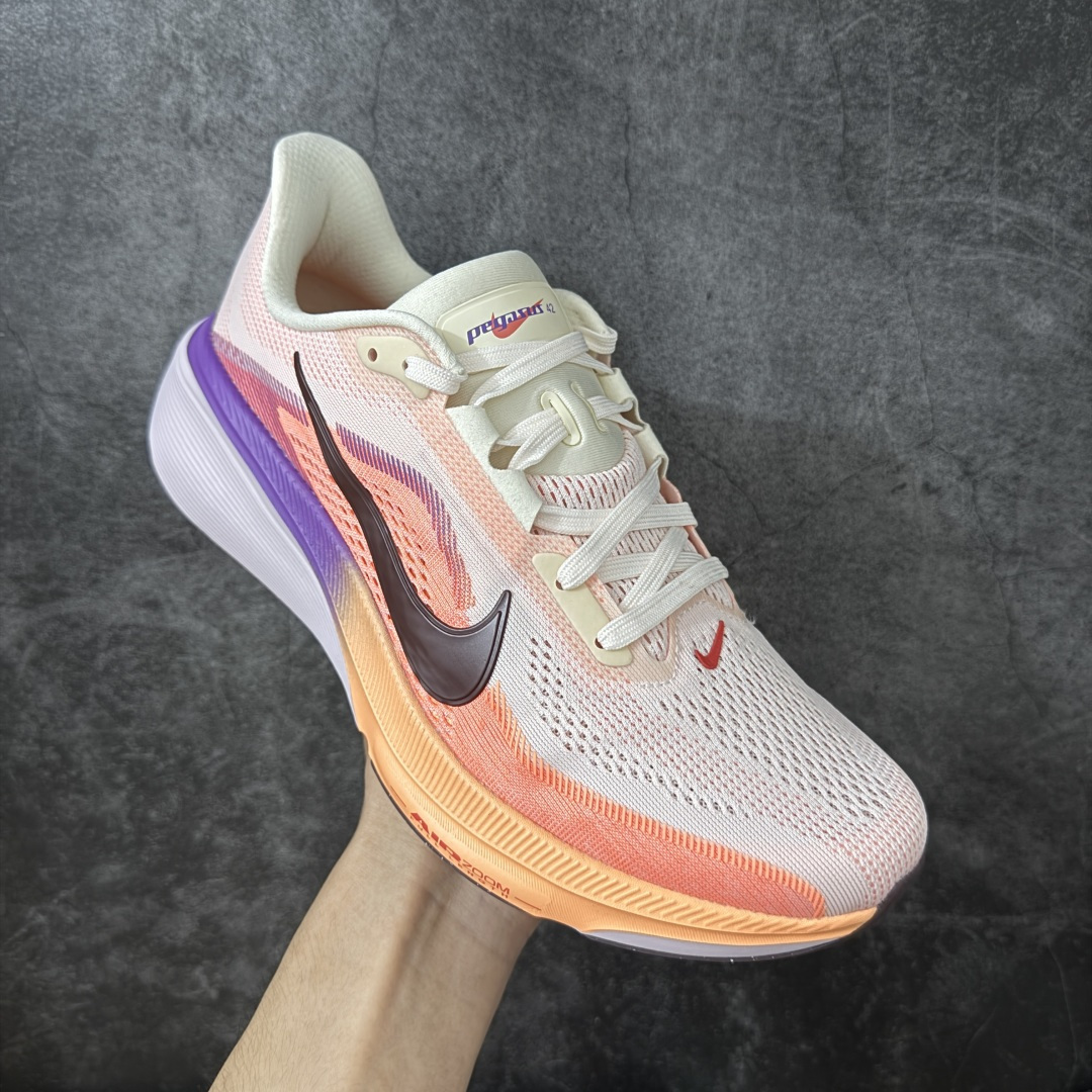 图片[3]-【XE纯原】Nike Air Zoom Pegasus 42 登月42代超级飞马系列马拉松跑步鞋 IB1881-113 平台专供 充正品质 之前未流通市场版本 内里嵌入定型海绵 中底搭载前Zoom+全掌React配置 全部原鞋开发打造 所有细节全部同步原版 全新一代拥有 Zoom Air 一如既往的稳定感和流畅感 鞋面采用工程网眼设计 为特定高热区域营造出色透气性 进一步增加鞋面的穿孔数量 让足部能够快速散热 中足搭配 Flywire 飞线 在高速运动时营造舒适稳定的贴合感 内置Zoon气垫加持 动力十足！ 尺码： 36-46-选品中心
