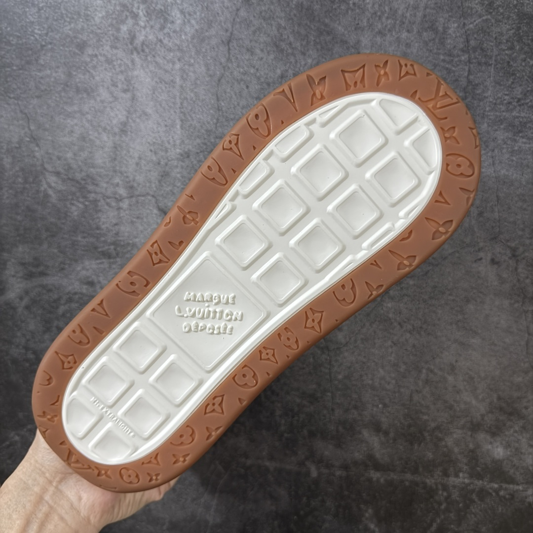 图片[9]-【HS顶级礼盒版】LV 路易威登LOUIS VUITTON Tilted Low Sneakers 倾斜系列低帮复古休闲运动文化百搭板鞋 2026早春款板鞋 饼干鞋 礼盒包装 私模开发大底 正确细节 原鞋原材料1：1打造 完美版型做工 欢迎对比市场任何品质的货品 广东原产 专业LV大厂出品 正确底 大底开发近半年 原楦型开发纸版 全鞋原材料打造 细节 针车 烫金 中底无可挑剔 包装说明书防尘布袋物件(附送官方快递加固牛皮纸外盒!!)# 尺码：39 40 41 42 43 44 45 46-选品中心