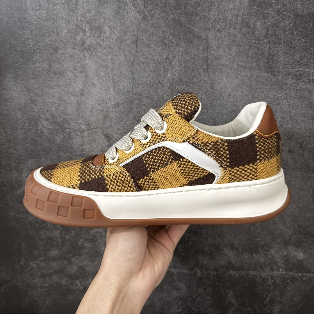 图片[2]-【HS顶级礼盒版】LV 路易威登LOUIS VUITTON Tilted Low Sneakers 倾斜系列低帮复古休闲运动文化百搭板鞋 2026早春款板鞋 饼干鞋 礼盒包装 私模开发大底 正确细节 原鞋原材料1：1打造 完美版型做工 欢迎对比市场任何品质的货品 广东原产 专业LV大厂出品 正确底 大底开发近半年 原楦型开发纸版 全鞋原材料打造 细节 针车 烫金 中底无可挑剔 包装说明书防尘布袋物件(附送官方快递加固牛皮纸外盒!!)# 尺码：39 40 41 42 43 44 45 46-选品中心