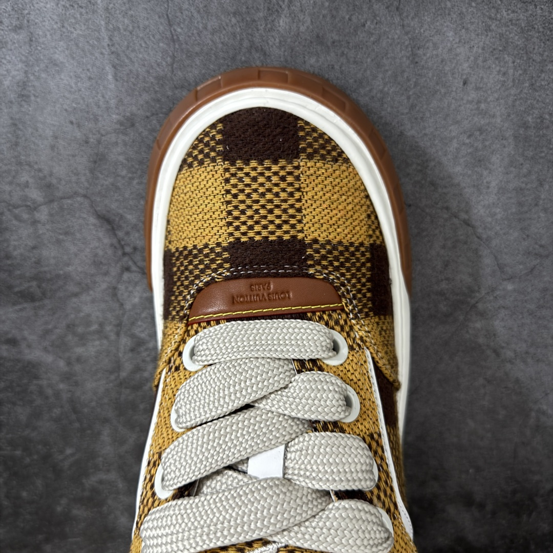 图片[5]-【HS顶级礼盒版】LV 路易威登LOUIS VUITTON Tilted Low Sneakers 倾斜系列低帮复古休闲运动文化百搭板鞋 2026早春款板鞋 饼干鞋 礼盒包装 私模开发大底 正确细节 原鞋原材料1：1打造 完美版型做工 欢迎对比市场任何品质的货品 广东原产 专业LV大厂出品 正确底 大底开发近半年 原楦型开发纸版 全鞋原材料打造 细节 针车 烫金 中底无可挑剔 包装说明书防尘布袋物件(附送官方快递加固牛皮纸外盒!!)# 尺码：39 40 41 42 43 44 45 46-选品中心