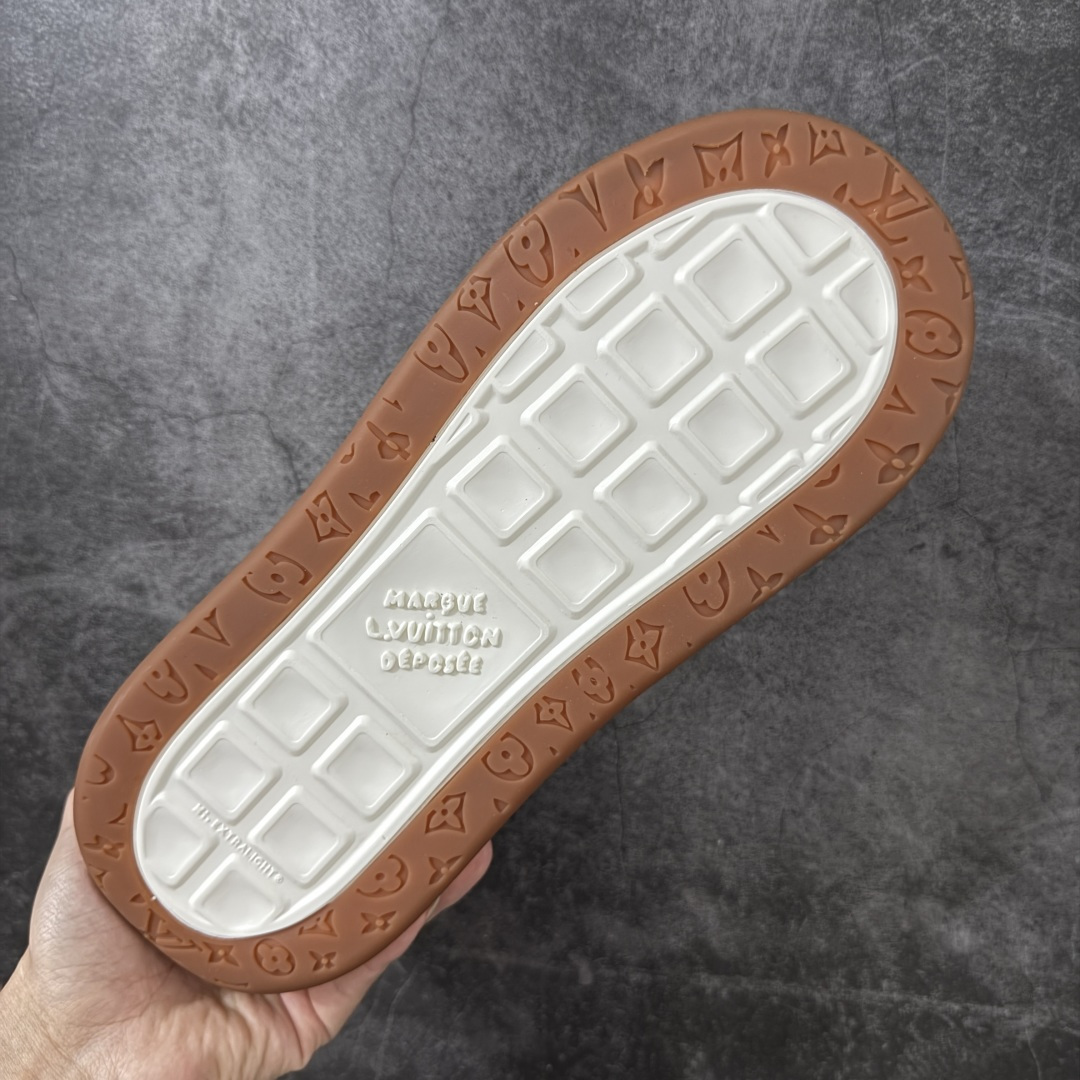 图片[9]-【HS顶级礼盒版】LV 路易威登LOUIS VUITTON Tilted Low Sneakers 倾斜系列低帮复古休闲运动文化百搭板鞋 2026早春款板鞋 饼干鞋 礼盒包装 私模开发大底 正确细节 原鞋原材料1：1打造 完美版型做工 欢迎对比市场任何品质的货品 广东原产 专业LV大厂出品 正确底 大底开发近半年 原楦型开发纸版 全鞋原材料打造 细节 针车 烫金 中底无可挑剔 包装说明书防尘布袋物件(附送官方快递加固牛皮纸外盒!!)# 尺码：39 40 41 42 43 44 45 46-选品中心