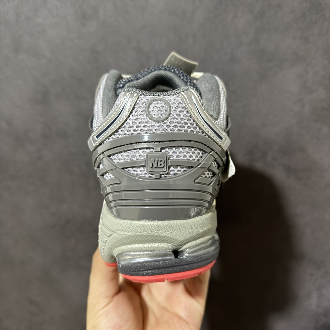 图片[4]-【公司级】New Balance M1906系列 复古单品宝藏老爹鞋款 复古元素叠加 质感超级棒 楦版型材料细节做工精细 作为NB最经典的档案鞋型之一 与2002一样，1906有着NB最成熟的技术加持和复古款式，而本次推出的版本参照2002r的定位，相信会在性价两端做出权衡。单从造型上来看，依旧是vibe风格，味道很正，细节也很酷，这双1906r无疑必能打入复古跑鞋爱好者的年度鞋款名录 货号：U1906AC 尺码：36-45-选品中心
