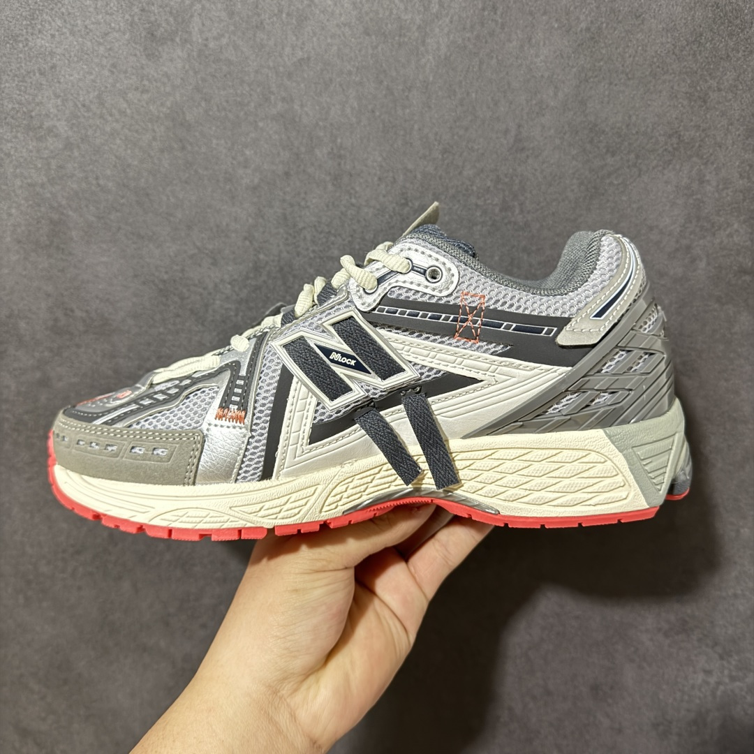 图片[2]-【公司级】New Balance M1906系列 复古单品宝藏老爹鞋款 复古元素叠加 质感超级棒 楦版型材料细节做工精细 作为NB最经典的档案鞋型之一 与2002一样，1906有着NB最成熟的技术加持和复古款式，而本次推出的版本参照2002r的定位，相信会在性价两端做出权衡。单从造型上来看，依旧是vibe风格，味道很正，细节也很酷，这双1906r无疑必能打入复古跑鞋爱好者的年度鞋款名录 货号：U1906AC 尺码：36-45-选品中心