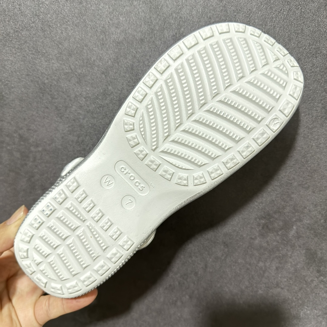 图片[9]-【公司级】Crocs 卡骆驰 芭蕾舞系列 低帮 玫瑰金 舒适百搭经典透气凉鞋拖鞋平底鞋洞洞鞋 时尚撞色设计，充满活力的全新系列，同时拥有复古条纹与经典Logo标志；可调节后跟带，前面变成惬意舒适的凉拖，后面行走跑跳更加稳妥；秉承核心的塑模鞋履工艺，推出了适宜四季的丰富休闲鞋品，所有Crocs鞋款均采用Croslitehb材料制造，这项技术令每一双鞋都具有柔软、舒适、轻便、无痕的出色品质，而这也是每个Crocs拥有者所了解和钟爱的。 货号：214282-040 尺码：35-40 M3-M7 M3=35-36 M4=36-37 M5=37-38 M6=38-39 M7=39-40-选品中心
