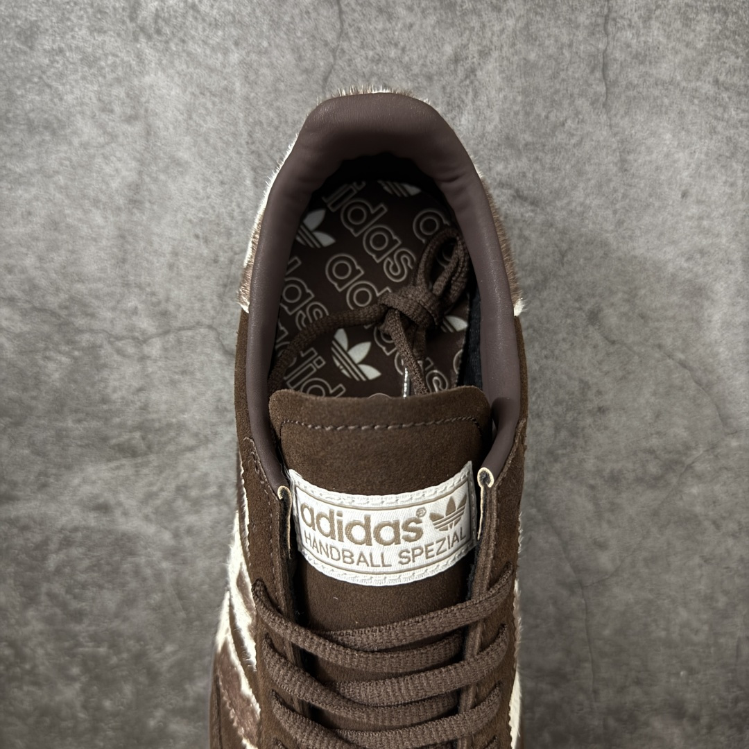 图片[8]-【纯原Y版】Adidas Handball Spezial 三叶草手球球德训鞋 全鞋采用yezzy500一样的皮料 进口长绒皮，特殊工艺技术 原盒包装 牛筋耐磨大底 承载青春情怀的板鞋，是现在潮男靓女上脚的大热鞋款 经典三条杠装饰鞋侧 品牌辨识度清晰 货号：KJ7422 尺码：36 36.5 37 38 38.5 39 40 40.5 41 42 42.5 43 44 44.5 45-选品中心