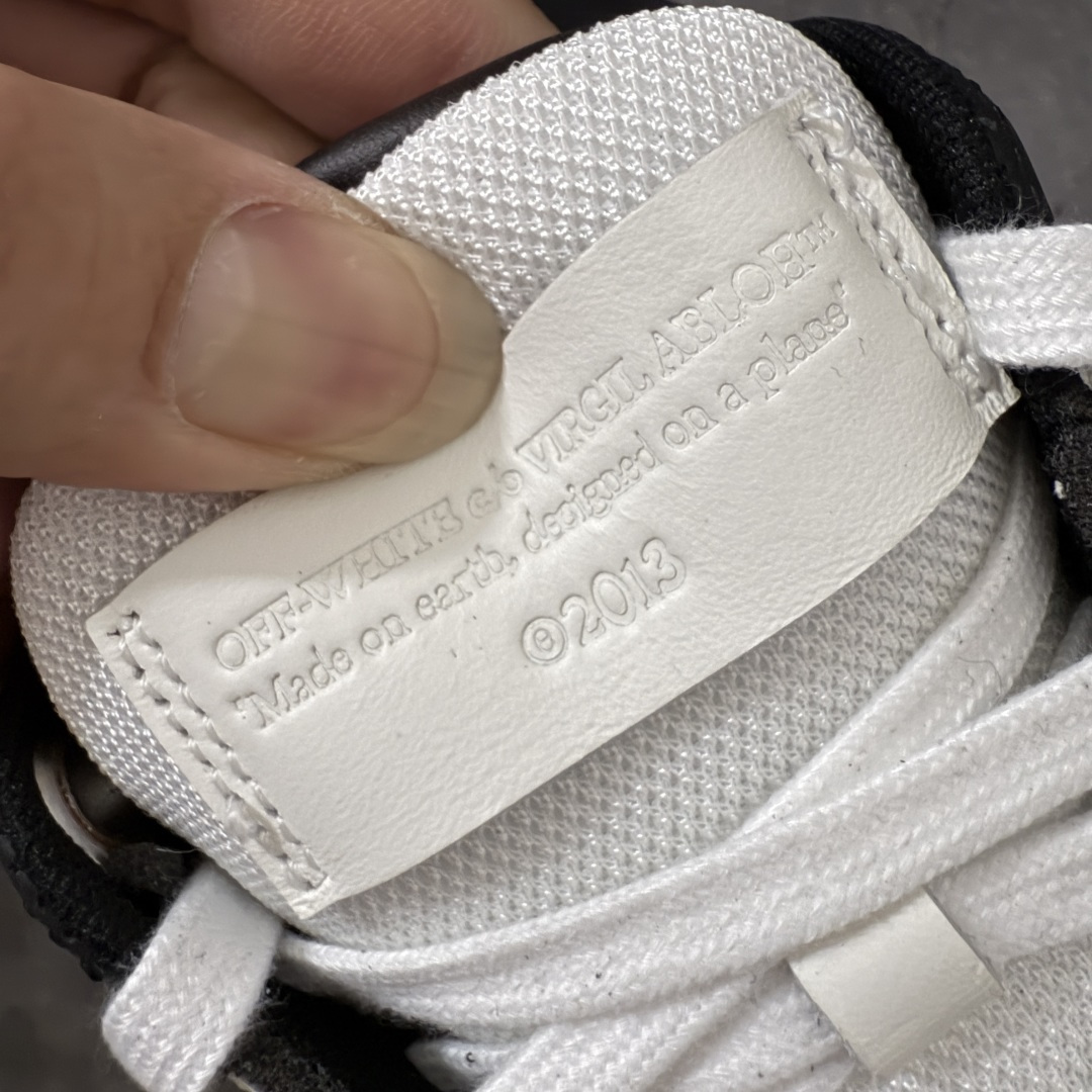 图片[5]-【原厂版】OFF-WHITE Out Of Office OW低帮时尚板鞋 白绿 全新版本 大厂出货 全头层软质皮料 质感满分💯 细节描述市场货 配件齐全 杨幂同款 由经典配色打造 箭头符号、ZipTie 标签、1ogo印花等经典元素皆在此呈现 让人一眼明了 Off-White 的潮流身份 单品以黑白配色皮质制成 饰有品牌标志性 zip Tie 束线带吊牌 侧面饰有 Arrows 图案 展现出品牌对街头风格的偏爱 原厂原档案开发 原盒原标原厂头层皮料 官方原版设计 做工细节全方位对比原鞋 尺码：35 36 37 38 39 40 41 42 43 44 45 46 47-选品中心