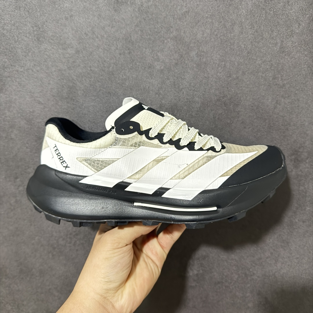 【公司级】阿迪达斯Adidas Terrex Agravic Trail 大速流星代系列户外越野体育低帮休闲运动慢跑鞋 HP7010 Adidas/阿迪达斯 男女鞋，采用网织物 + 热熔框架支撑‌鞋面材质，双层MD高弹中底+耐磨锯齿橡胶外底❗️力求伴你勇攀高峰,挑战耐力！ 尺码：36 37 38 39 40 41 42 43 44 45 货号：KI2474-选品中心