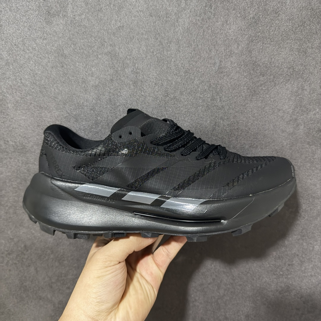 【公司级】阿迪达斯Adidas Terrex Agravic Trail 大速流星代系列户外越野体育低帮休闲运动慢跑鞋 Adidas/阿迪达斯 男女鞋，采用网织物 + 热熔框架支撑‌鞋面材质，双层MD高弹中底+耐磨锯齿橡胶外底❗️力求伴你勇攀高峰,挑战耐力！ 尺码：36-45 货号：KI4304-选品中心