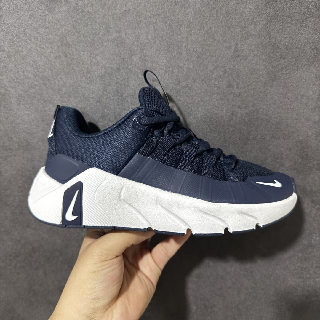 【公司级】耐克（NIKE）2026年男女子NIKE FREE METCON 7训练鞋 鞋款经过革新设计，增强了中足包覆。当然，我们沿袭了 Nike Free 技术，带来快速而强劲的脚感。灵活前足和稳定后跟，助你轻松从动态运动转换为力量型运动。Nike Free 技术将后跟泡棉的稳定性与中底柔软的泡棉相结合，带来动态训练所需的灵活性。全掌型橡胶外底，为泡棉提供支撑，同时提升耐穿性，可在草坪和混凝土等多种地面实现出色抓地力。织带鞋眼与快速系带系统相结合，实现稳固舒适的贴合感。轻盈网眼鞋面，带来舒适透气体验。中足织带系统取代了 Flywire 飞线，鞋头和鞋侧耐穿设计，提供出众支撑效果。 货号： II7406-004 尺码： 36 36.5 37.5 38 38.5 39 40 40.5 41 42 42.5 43 44 45 46 ​-选品中心