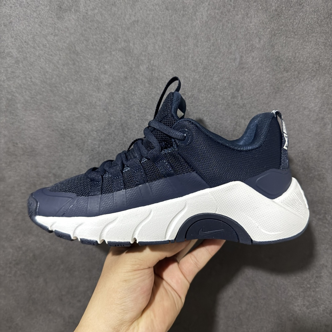 图片[2]-【公司级】耐克（NIKE）2026年男女子NIKE FREE METCON 7训练鞋 鞋款经过革新设计，增强了中足包覆。当然，我们沿袭了 Nike Free 技术，带来快速而强劲的脚感。灵活前足和稳定后跟，助你轻松从动态运动转换为力量型运动。Nike Free 技术将后跟泡棉的稳定性与中底柔软的泡棉相结合，带来动态训练所需的灵活性。全掌型橡胶外底，为泡棉提供支撑，同时提升耐穿性，可在草坪和混凝土等多种地面实现出色抓地力。织带鞋眼与快速系带系统相结合，实现稳固舒适的贴合感。轻盈网眼鞋面，带来舒适透气体验。中足织带系统取代了 Flywire 飞线，鞋头和鞋侧耐穿设计，提供出众支撑效果。 货号： II7406-004 尺码： 36 36.5 37.5 38 38.5 39 40 40.5 41 42 42.5 43 44 45 46 ​-选品中心