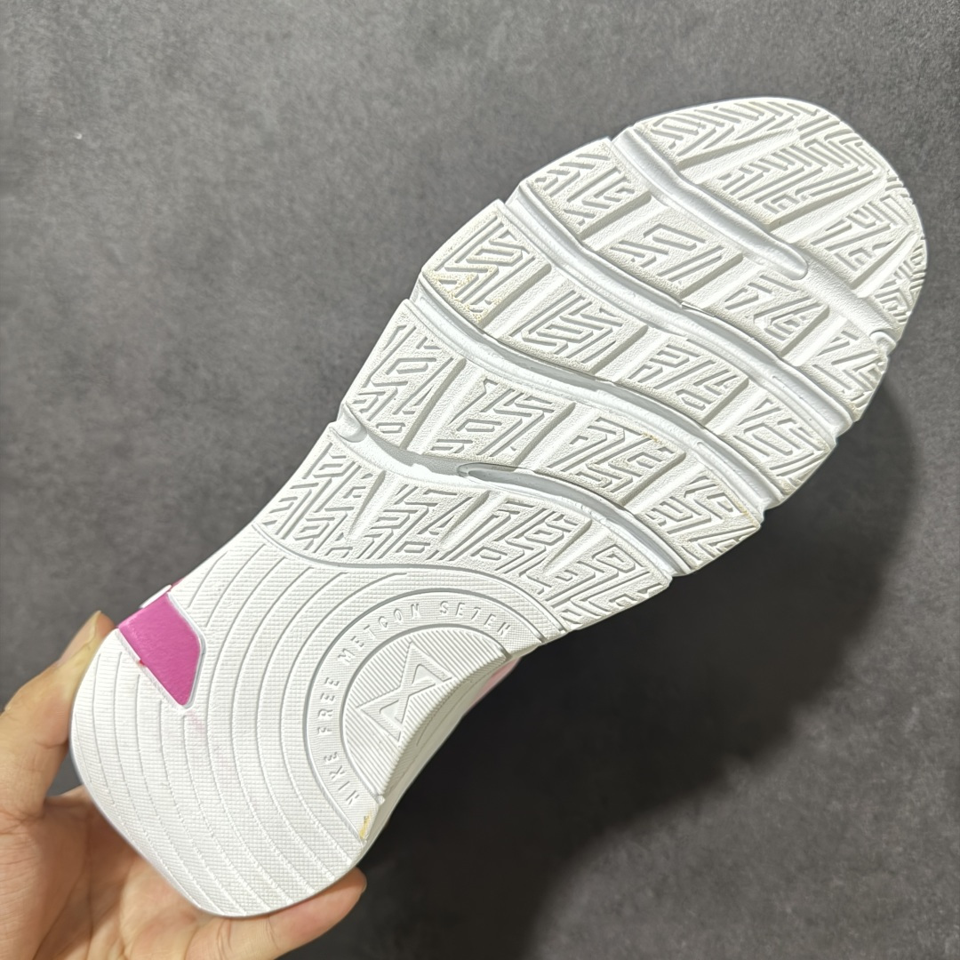 图片[9]-【公司级】耐克（NIKE）2026年男女子NIKE FREE METCON 7训练鞋 鞋款经过革新设计，增强了中足包覆。当然，我们沿袭了 Nike Free 技术，带来快速而强劲的脚感。灵活前足和稳定后跟，助你轻松从动态运动转换为力量型运动。Nike Free 技术将后跟泡棉的稳定性与中底柔软的泡棉相结合，带来动态训练所需的灵活性。全掌型橡胶外底，为泡棉提供支撑，同时提升耐穿性，可在草坪和混凝土等多种地面实现出色抓地力。织带鞋眼与快速系带系统相结合，实现稳固舒适的贴合感。轻盈网眼鞋面，带来舒适透气体验。中足织带系统取代了 Flywire 飞线，鞋头和鞋侧耐穿设计，提供出众支撑效果。 货号： II7406-610 尺码： 36 36.5 37.5 38 38.5 39 40 40.5 41 42 42.5 43 44 45 46 ​-选品中心