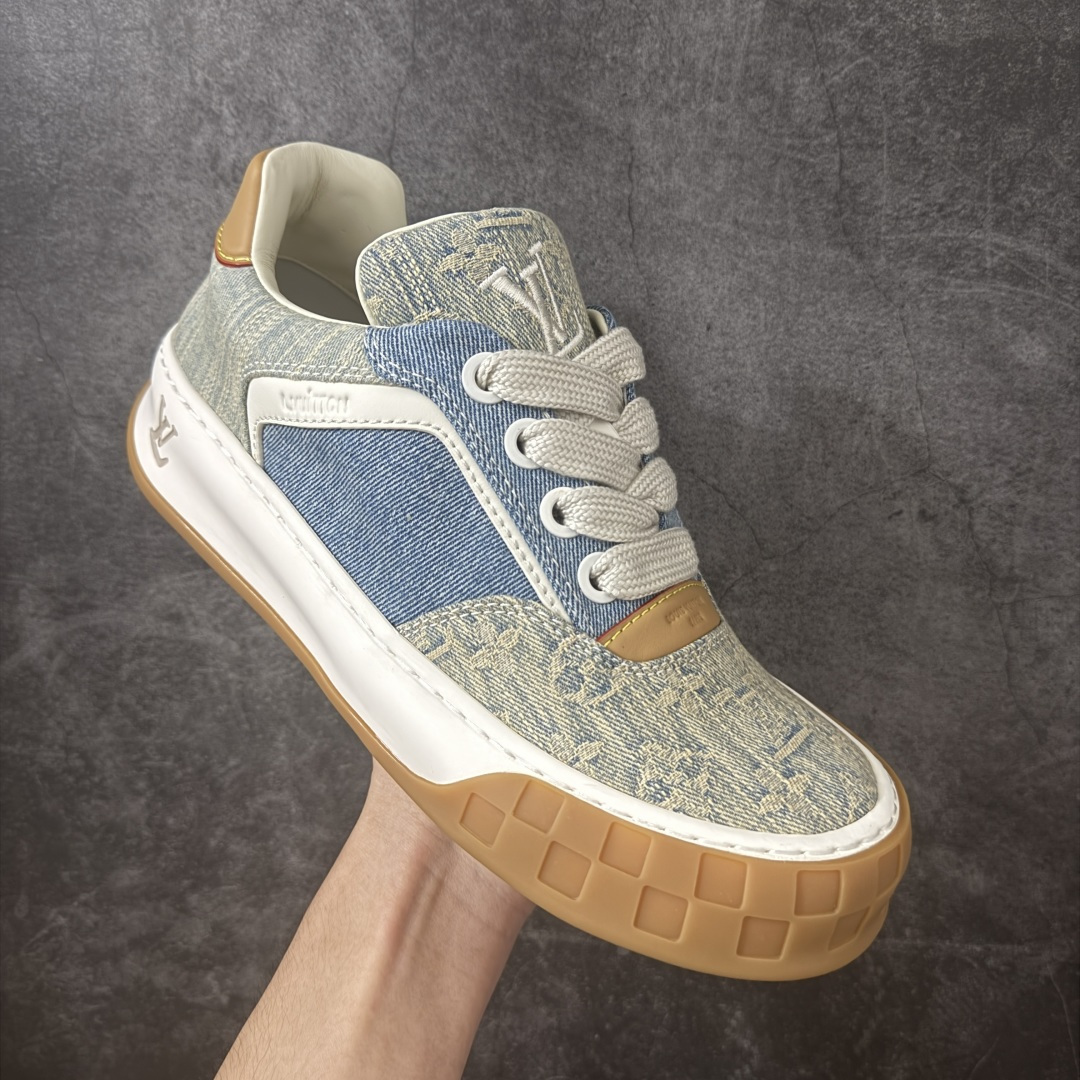 图片[3]-【佛山超a版】LV 路易威登LOUIS VUITTON Tilted Low Sneakers 倾斜系列低帮复古休闲运动文化百搭板鞋 2026早春款板鞋 饼干鞋 市场最顶天花板 正确细节 完美版型做工 欢迎对比市场任何品质的货品 广东原产 升级原楦型开发纸版 包装说明书防尘布袋物件(附送官方快递加固牛皮纸外盒!!)#采用Monogram 丹宁布鞋面材质#鞋垫嵌入软脚感EVA物料#后跟耐弯折滴塑支撑片#全新开发TPR光泽组合隔色鞋底❗ 尺码：39 40 41 42 43 44 45-选品中心