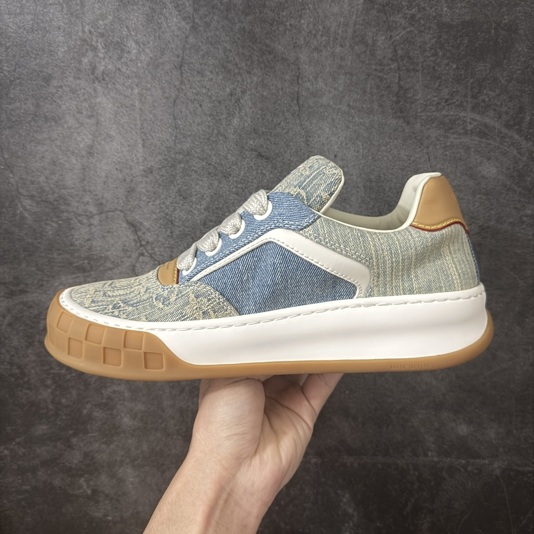 图片[2]-【佛山超a版】LV 路易威登LOUIS VUITTON Tilted Low Sneakers 倾斜系列低帮复古休闲运动文化百搭板鞋 2026早春款板鞋 饼干鞋 市场最顶天花板 正确细节 完美版型做工 欢迎对比市场任何品质的货品 广东原产 升级原楦型开发纸版 包装说明书防尘布袋物件(附送官方快递加固牛皮纸外盒!!)#采用Monogram 丹宁布鞋面材质#鞋垫嵌入软脚感EVA物料#后跟耐弯折滴塑支撑片#全新开发TPR光泽组合隔色鞋底❗ 尺码：39 40 41 42 43 44 45-选品中心