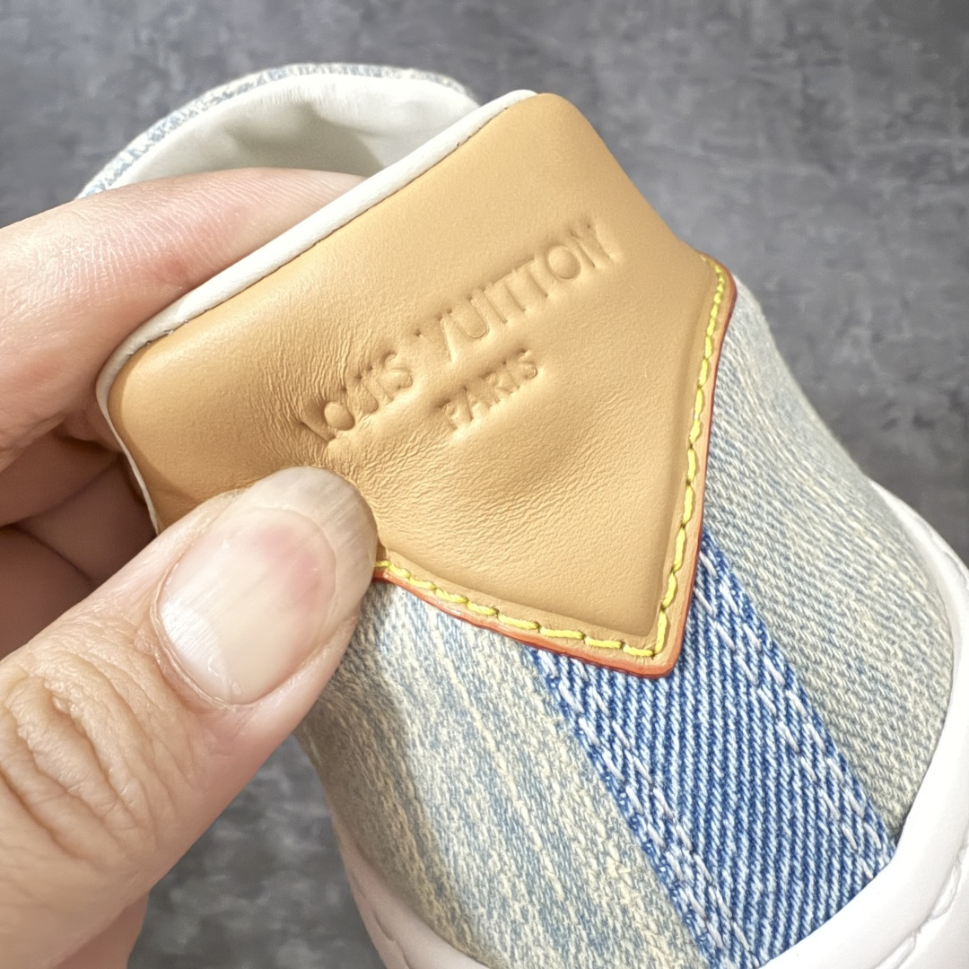 图片[3]-【佛山超a版】LV 路易威登LOUIS VUITTON Tilted Low Sneakers 倾斜系列低帮复古休闲运动文化百搭板鞋 2026早春款板鞋 饼干鞋 市场最顶天花板 正确细节 完美版型做工 欢迎对比市场任何品质的货品 广东原产 升级原楦型开发纸版 包装说明书防尘布袋物件(附送官方快递加固牛皮纸外盒!!)#采用Monogram 丹宁布鞋面材质#鞋垫嵌入软脚感EVA物料#后跟耐弯折滴塑支撑片#全新开发TPR光泽组合隔色鞋底❗ 尺码：39 40 41 42 43 44 45-选品中心