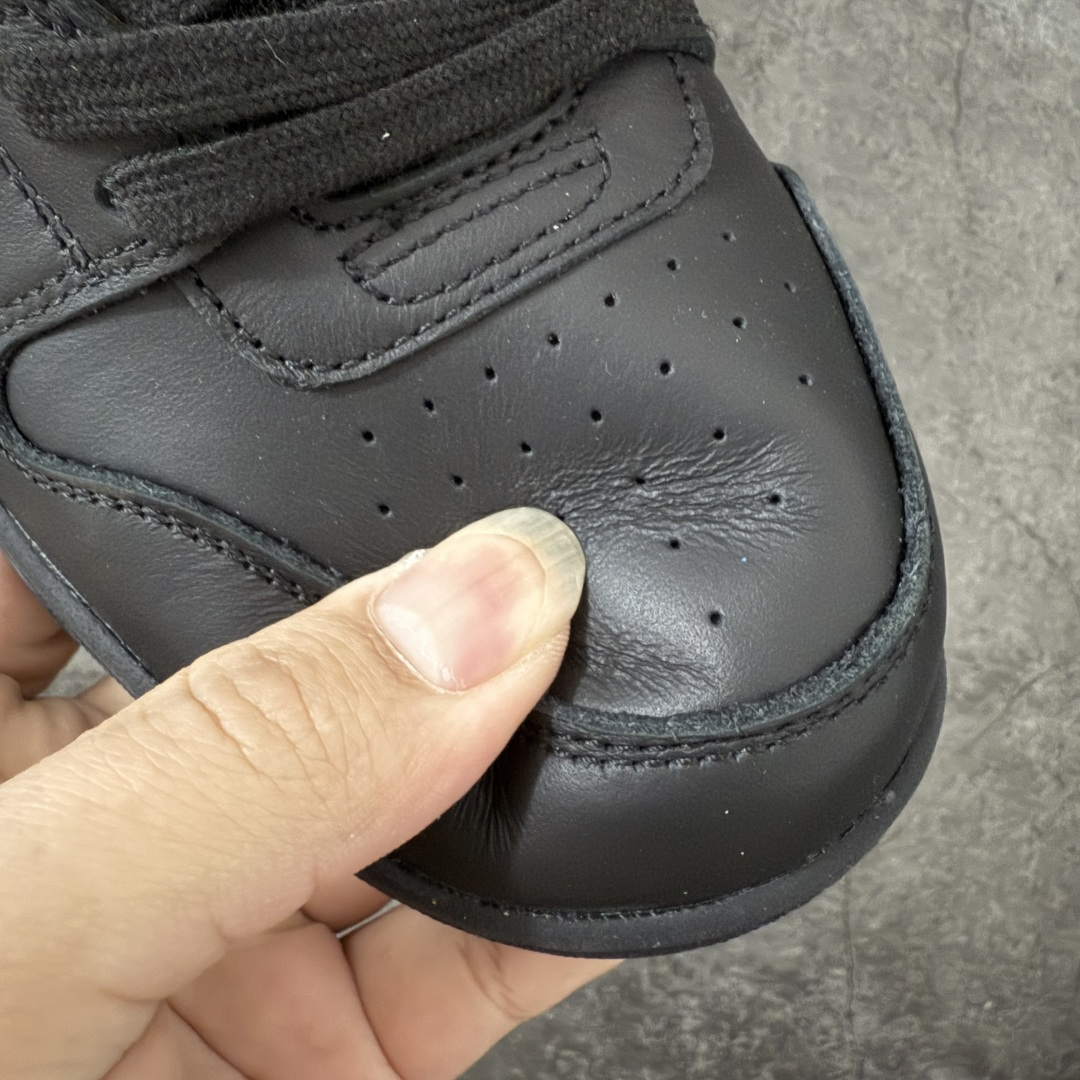 图片[4]-【原厂版】OFF-WHITE Out Of Office OW低帮时尚板鞋 白绿 全新版本 大厂出货 全头层软质皮料 质感满分💯 细节描述市场货 配件齐全 杨幂同款 由经典配色打造 箭头符号、ZipTie 标签、1ogo印花等经典元素皆在此呈现 让人一眼明了 Off-White 的潮流身份 单品以黑白配色皮质制成 饰有品牌标志性 zip Tie 束线带吊牌 侧面饰有 Arrows 图案 展现出品牌对街头风格的偏爱 原厂原档案开发 原盒原标原厂头层皮料 官方原版设计 做工细节全方位对比原鞋 尺码：35 36 37 38 39 40 41 42 43 44 45 46 47-选品中心