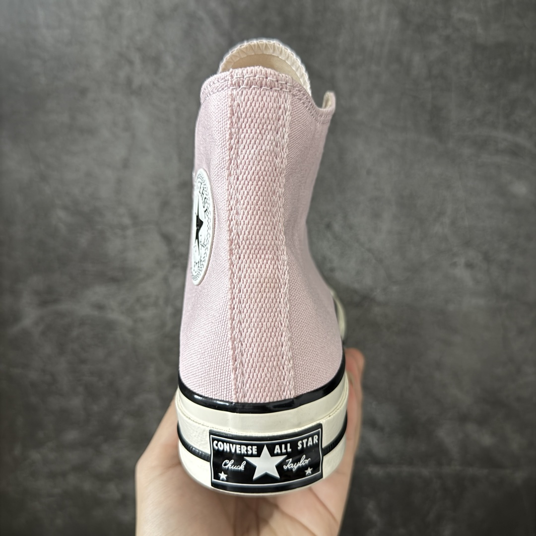 图片[4]-【虎扑2.0小头版】 Converse Chuck All Star 1970S 经典款潮流耐磨帆布鞋 浅粉高 A10527C 全新开发 不仅仅为小鞋头 细节 材料 做工 全方位升级 经典永不过时 十年老厂出品 平台正品订单 超稳定的品控清洁度 全套原厂材料配置 原厂硫化工艺 油性扁平尖头 原厂楦头纸板数据 一体化超软蓝底加持 超软EVA鞋垫 后掌灰色缓震胶 脚感一比一还原 耐磨橡胶大底 越南产内外标 原盒黑色吊牌 超高清洁度 随意冲正 如有更好白送 尺码：35 36 36.5 37 37.5 38 39 39.5 40 41 41.5 42 42.5 43 44-选品中心