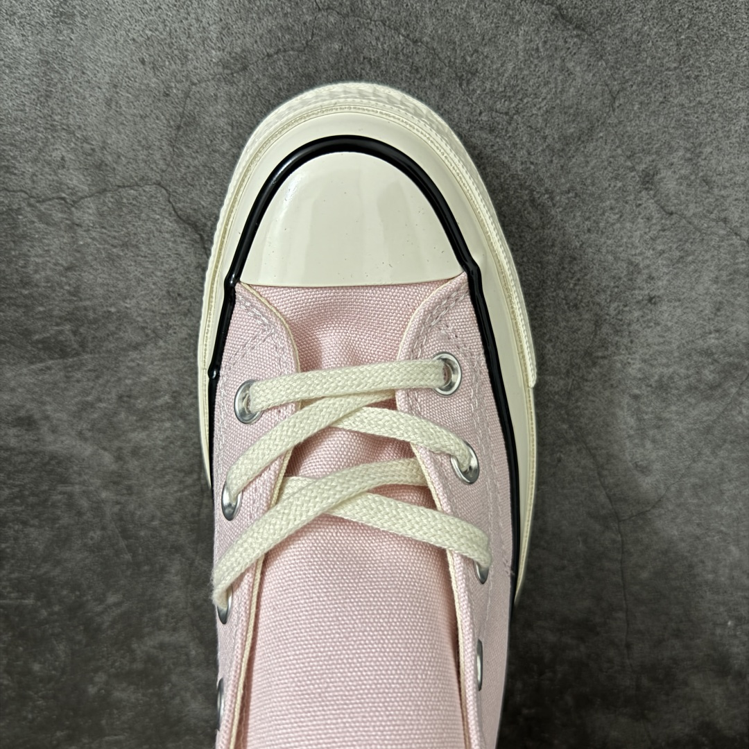 图片[5]-【虎扑2.0小头版】 Converse Chuck All Star 1970S 经典款潮流耐磨帆布鞋 浅粉高 A10527C 全新开发 不仅仅为小鞋头 细节 材料 做工 全方位升级 经典永不过时 十年老厂出品 平台正品订单 超稳定的品控清洁度 全套原厂材料配置 原厂硫化工艺 油性扁平尖头 原厂楦头纸板数据 一体化超软蓝底加持 超软EVA鞋垫 后掌灰色缓震胶 脚感一比一还原 耐磨橡胶大底 越南产内外标 原盒黑色吊牌 超高清洁度 随意冲正 如有更好白送 尺码：35 36 36.5 37 37.5 38 39 39.5 40 41 41.5 42 42.5 43 44-选品中心
