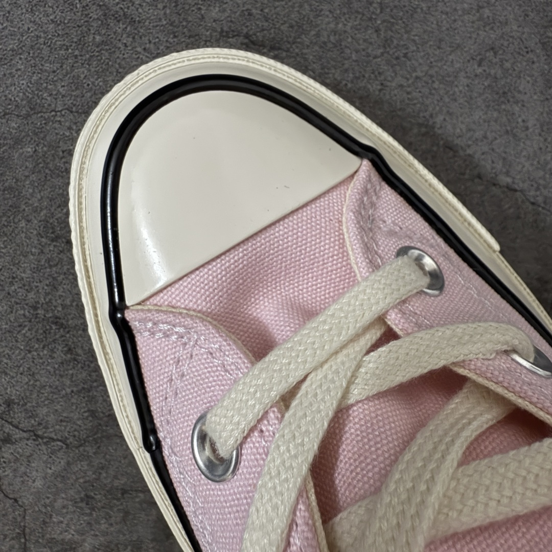 图片[6]-【虎扑2.0小头版】 Converse Chuck All Star 1970S 经典款潮流耐磨帆布鞋 浅粉高 A10527C 全新开发 不仅仅为小鞋头 细节 材料 做工 全方位升级 经典永不过时 十年老厂出品 平台正品订单 超稳定的品控清洁度 全套原厂材料配置 原厂硫化工艺 油性扁平尖头 原厂楦头纸板数据 一体化超软蓝底加持 超软EVA鞋垫 后掌灰色缓震胶 脚感一比一还原 耐磨橡胶大底 越南产内外标 原盒黑色吊牌 超高清洁度 随意冲正 如有更好白送 尺码：35 36 36.5 37 37.5 38 39 39.5 40 41 41.5 42 42.5 43 44-选品中心