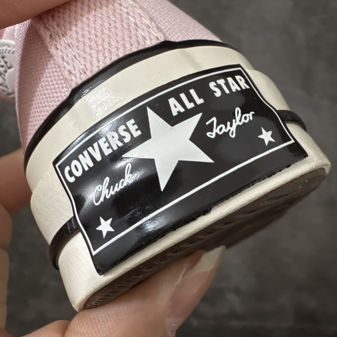 图片[4]-【虎扑2.0小头版】 Converse Chuck All Star 1970S 经典款潮流耐磨帆布鞋 浅粉高 A10527C 全新开发 不仅仅为小鞋头 细节 材料 做工 全方位升级 经典永不过时 十年老厂出品 平台正品订单 超稳定的品控清洁度 全套原厂材料配置 原厂硫化工艺 油性扁平尖头 原厂楦头纸板数据 一体化超软蓝底加持 超软EVA鞋垫 后掌灰色缓震胶 脚感一比一还原 耐磨橡胶大底 越南产内外标 原盒黑色吊牌 超高清洁度 随意冲正 如有更好白送 尺码：35 36 36.5 37 37.5 38 39 39.5 40 41 41.5 42 42.5 43 44-选品中心
