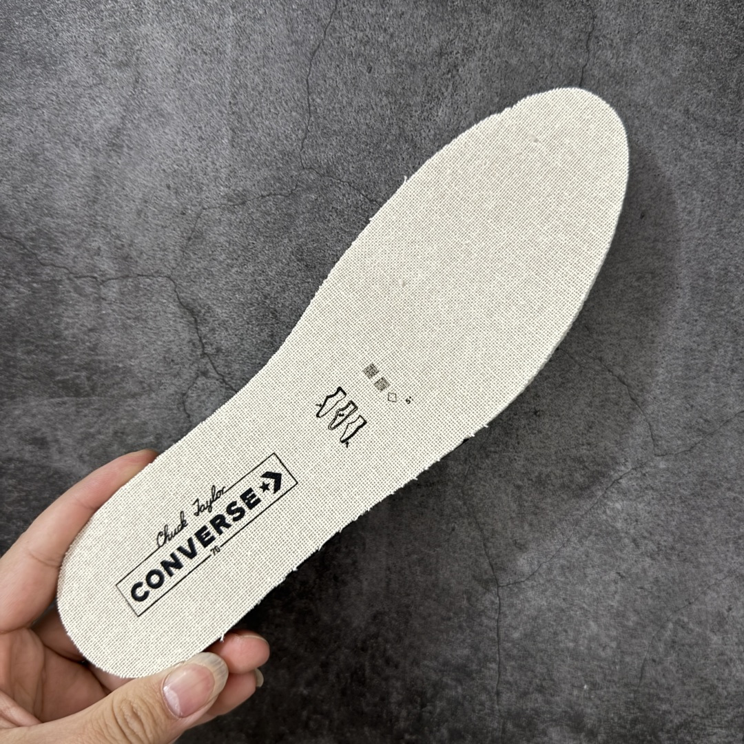 图片[8]-【虎扑2.0小头版】 Converse Chuck All Star 1970S 经典款潮流耐磨帆布鞋 浅粉高 A10527C 全新开发 不仅仅为小鞋头 细节 材料 做工 全方位升级 经典永不过时 十年老厂出品 平台正品订单 超稳定的品控清洁度 全套原厂材料配置 原厂硫化工艺 油性扁平尖头 原厂楦头纸板数据 一体化超软蓝底加持 超软EVA鞋垫 后掌灰色缓震胶 脚感一比一还原 耐磨橡胶大底 越南产内外标 原盒黑色吊牌 超高清洁度 随意冲正 如有更好白送 尺码：35 36 36.5 37 37.5 38 39 39.5 40 41 41.5 42 42.5 43 44-选品中心