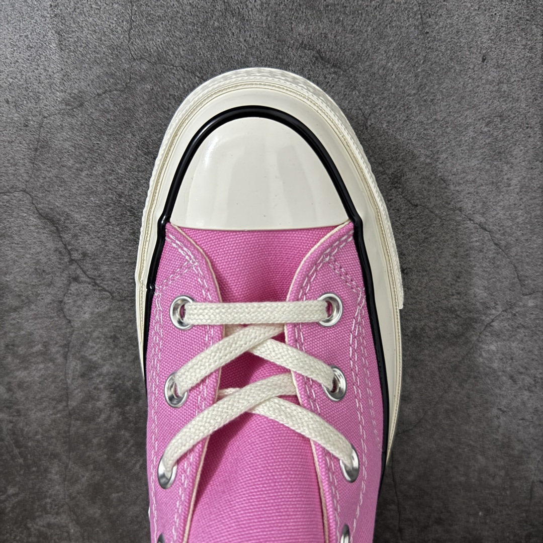 图片[5]-【虎扑2.0小头版】 Converse Chuck All Star 1970S 经典款潮流耐磨帆布鞋 粉高 164947C 全新开发 不仅仅为小鞋头 细节 材料 做工 全方位升级 经典永不过时 十年老厂出品 平台正品订单 超稳定的品控清洁度 全套原厂材料配置 原厂硫化工艺 油性扁平尖头 原厂楦头纸板数据 一体化超软蓝底加持 超软EVA鞋垫 后掌灰色缓震胶 脚感一比一还原 耐磨橡胶大底 越南产内外标 原盒黑色吊牌 超高清洁度 随意冲正 如有更好白送 尺码：35 36 36.5 37 37.5 38 39 39.5 40 41 41.5 42 42.5 43 44-选品中心