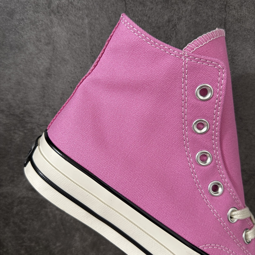 图片[7]-【虎扑2.0小头版】 Converse Chuck All Star 1970S 经典款潮流耐磨帆布鞋 粉高 164947C 全新开发 不仅仅为小鞋头 细节 材料 做工 全方位升级 经典永不过时 十年老厂出品 平台正品订单 超稳定的品控清洁度 全套原厂材料配置 原厂硫化工艺 油性扁平尖头 原厂楦头纸板数据 一体化超软蓝底加持 超软EVA鞋垫 后掌灰色缓震胶 脚感一比一还原 耐磨橡胶大底 越南产内外标 原盒黑色吊牌 超高清洁度 随意冲正 如有更好白送 尺码：35 36 36.5 37 37.5 38 39 39.5 40 41 41.5 42 42.5 43 44-选品中心