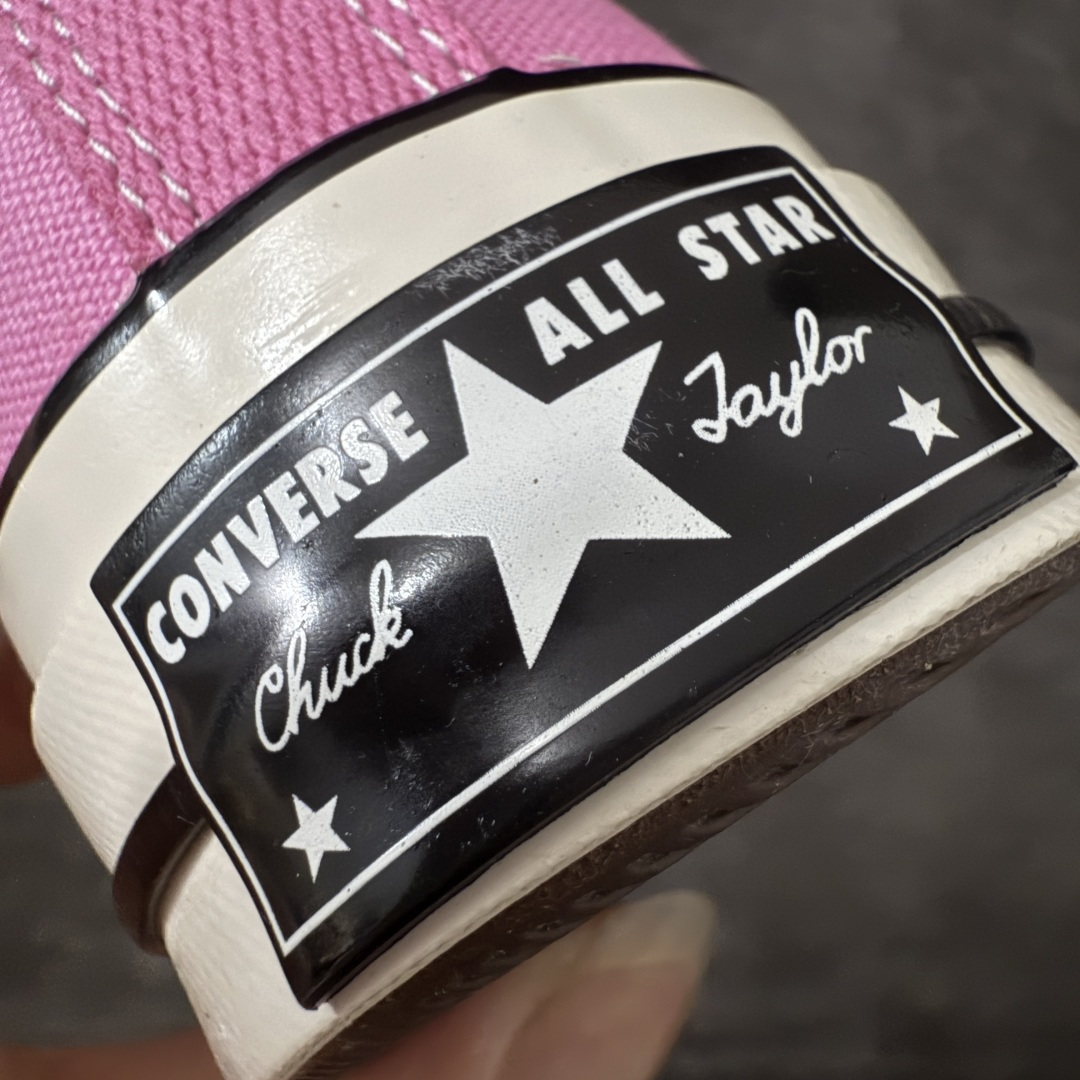 图片[3]-【虎扑2.0小头版】 Converse Chuck All Star 1970S 经典款潮流耐磨帆布鞋 粉高 164947C 全新开发 不仅仅为小鞋头 细节 材料 做工 全方位升级 经典永不过时 十年老厂出品 平台正品订单 超稳定的品控清洁度 全套原厂材料配置 原厂硫化工艺 油性扁平尖头 原厂楦头纸板数据 一体化超软蓝底加持 超软EVA鞋垫 后掌灰色缓震胶 脚感一比一还原 耐磨橡胶大底 越南产内外标 原盒黑色吊牌 超高清洁度 随意冲正 如有更好白送 尺码：35 36 36.5 37 37.5 38 39 39.5 40 41 41.5 42 42.5 43 44-选品中心