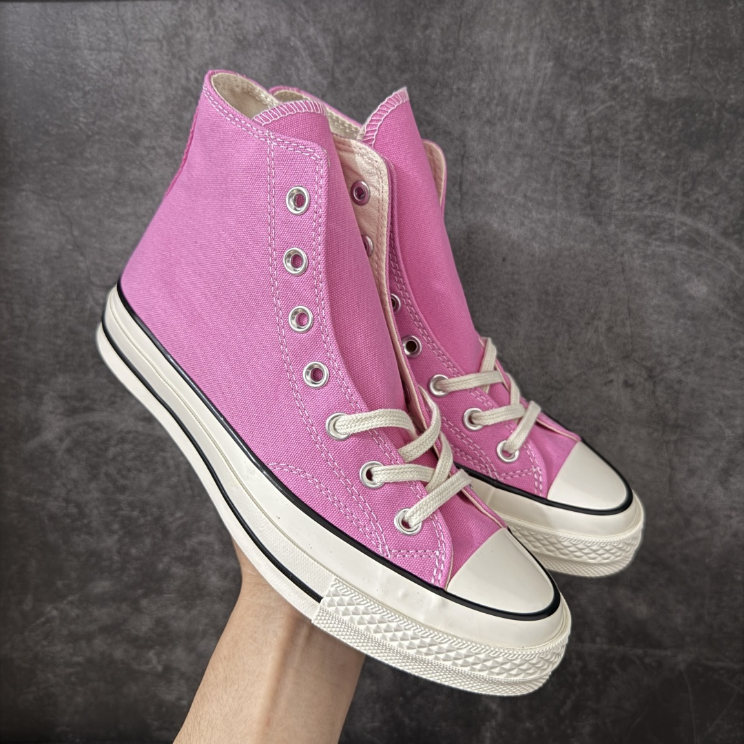 【虎扑2.0小头版】 Converse Chuck All Star 1970S 经典款潮流耐磨帆布鞋 粉高 164947C 全新开发 不仅仅为小鞋头 细节 材料 做工 全方位升级 经典永不过时 十年老厂出品 平台正品订单 超稳定的品控清洁度 全套原厂材料配置 原厂硫化工艺 油性扁平尖头 原厂楦头纸板数据 一体化超软蓝底加持 超软EVA鞋垫 后掌灰色缓震胶 脚感一比一还原 耐磨橡胶大底 越南产内外标 原盒黑色吊牌 超高清洁度 随意冲正 如有更好白送 尺码：35 36 36.5 37 37.5 38 39 39.5 40 41 41.5 42 42.5 43 44-选品中心