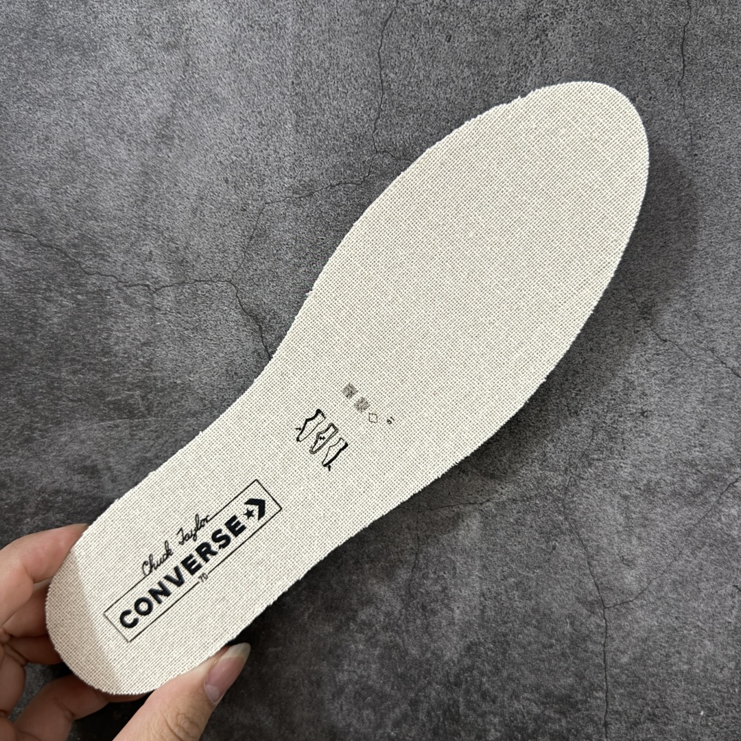 图片[7]-【虎扑2.0小头版】 Converse Chuck All Star 1970S 经典款潮流耐磨帆布鞋 粉高 164944C 全新开发 不仅仅为小鞋头 细节 材料 做工 全方位升级 经典永不过时 十年老厂出品 平台正品订单 超稳定的品控清洁度 全套原厂材料配置 原厂硫化工艺 油性扁平尖头 原厂楦头纸板数据 一体化超软蓝底加持 超软EVA鞋垫 后掌灰色缓震胶 脚感一比一还原 耐磨橡胶大底 越南产内外标 原盒黑色吊牌 超高清洁度 随意冲正 如有更好白送 尺码：35 36 36.5 37 37.5 38 39 39.5 40 41 41.5 42 42.5 43 44-选品中心