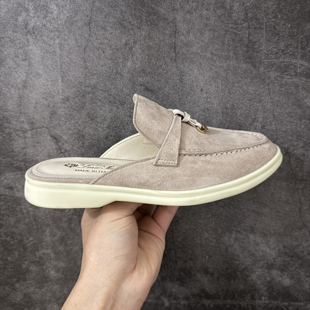 【莞产顶级版】Loro Piana LP乐悠翩雅25 舒适锁头乐福鞋半拖 研究了四个月终于可量产完全复刻💯 徒步五万步不脚疼的鞋 LP是意大利顶级奢侈品牌 低调奢华 设计都是一贯纯色系 简单、细节巧妙、清新脱俗！ 不想满大街撞款的可以看看这个品牌、ins、小红书随处可见这个品牌的身影 ！原版一比一定制 细节处理很好‼️ 面部：进口鹿皮反毛羊皮 垫脚：牛皮垫脚 大底：原版耐磨高弹牛筋底 尺码：36 37 38 39 40 41后续出男码-选品中心