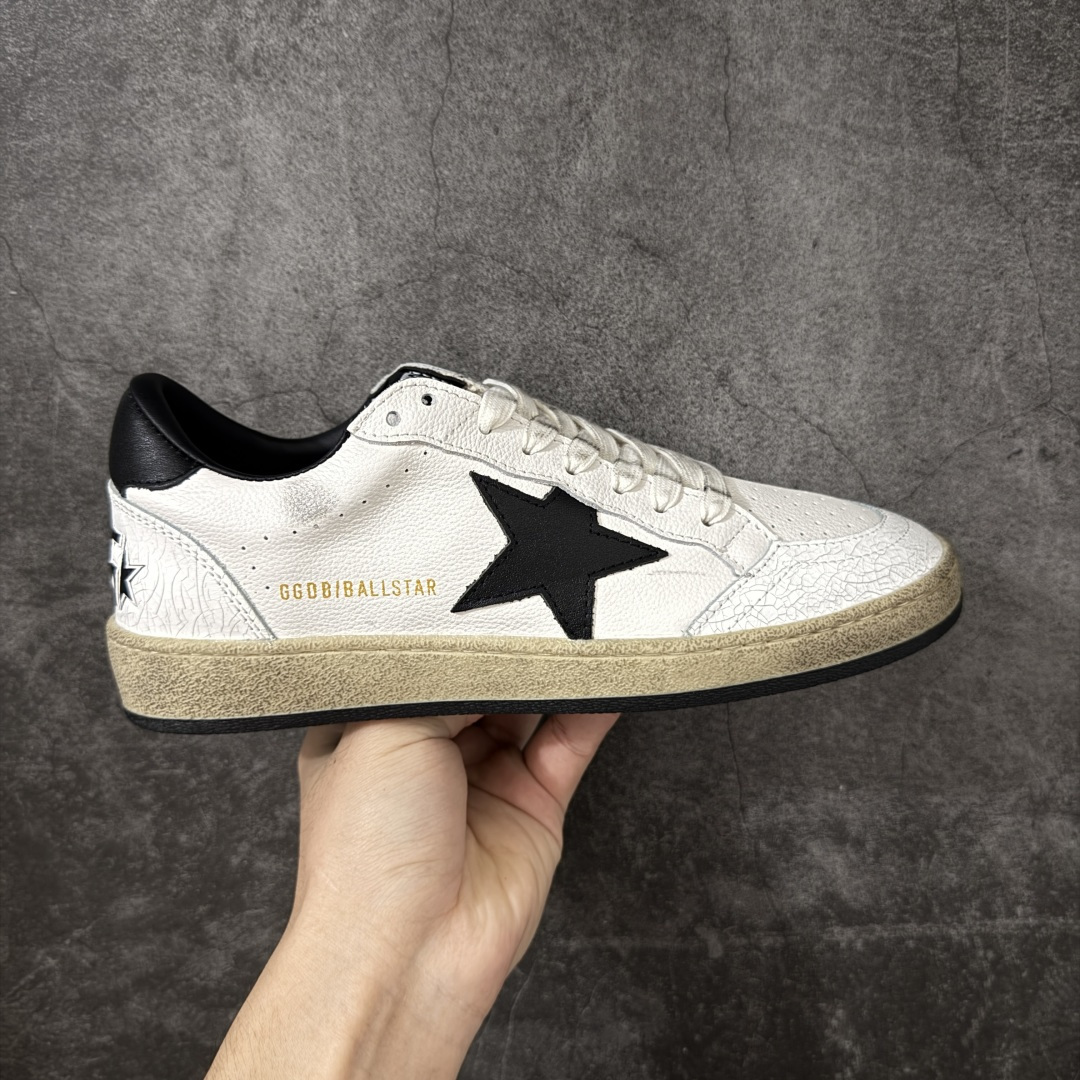 【莞产外贸版】GGDB Golden Goose Super Star 小脏鞋运动鞋 头层牛皮A级皮市面最顶级最性价比版本 欢迎各位外贸大佬拿样对比‼️ 火爆全网各路明星纷纷上脚，头层牛皮小脏鞋，顶级品质 全部细节官网同步 完美精细做工，全手工打磨做旧，自带3厘米内增高，巴黎时装周出镜率最高的小脏鞋。2020Golden Goose 官网同步上新，舒服不磨脚！ 尺码：35-45-选品中心